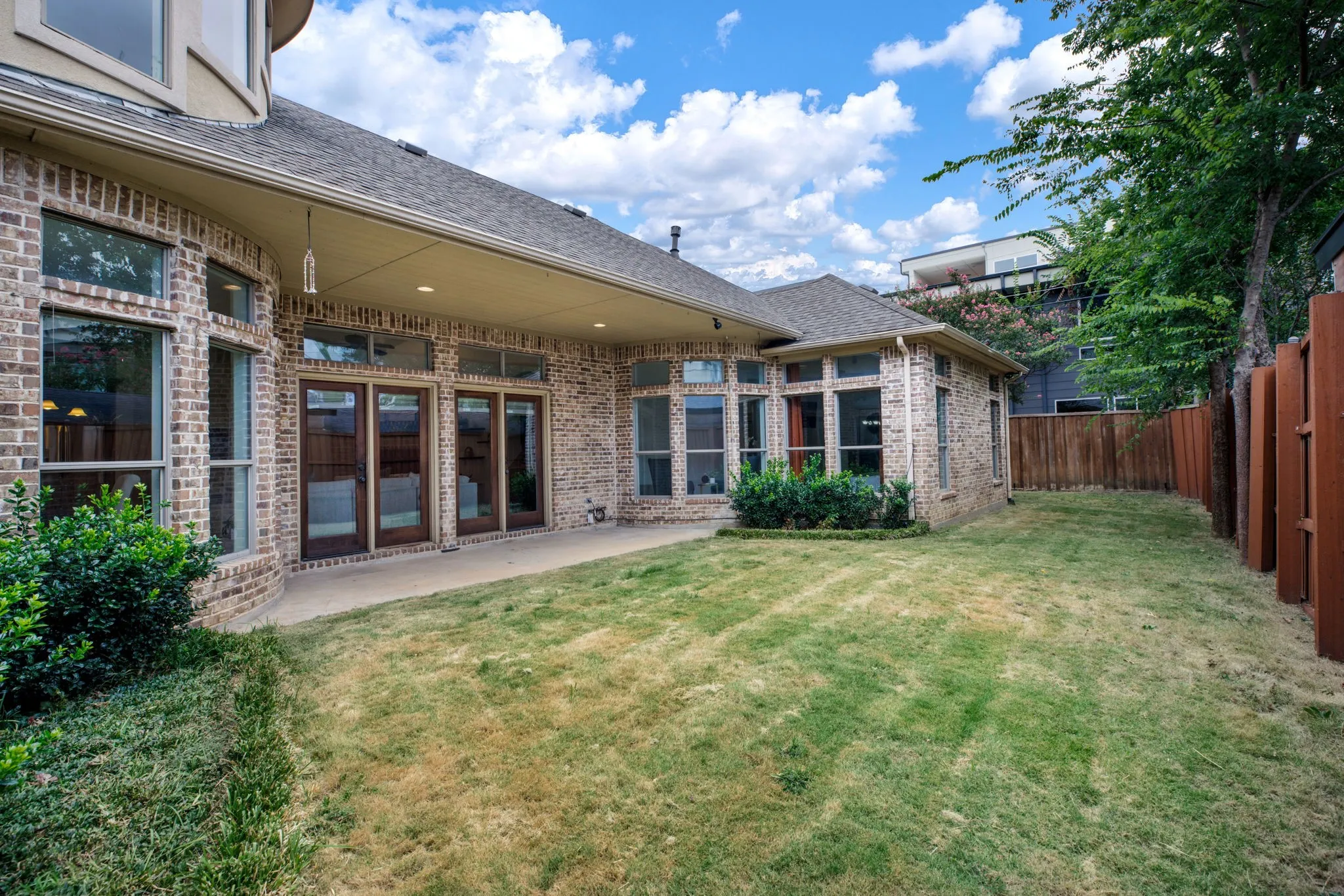 Single Family Residence For Rent in Dallas County , 3606 S Versailles Avenue, Dallas, Texas 75209, 3 Bedroom, 3 Bathroom, 2 Garage spaces, 3,570 Sqft, built in 2006, mls#21331671, Real Estate Agent in Dallas, Homes For Rent in Dallas county, Homes For Rent in Dallas, Realtor in Dallas Texas, Real Estate Brokerage Independent Realty Texas, Luminita Cordes Realtor