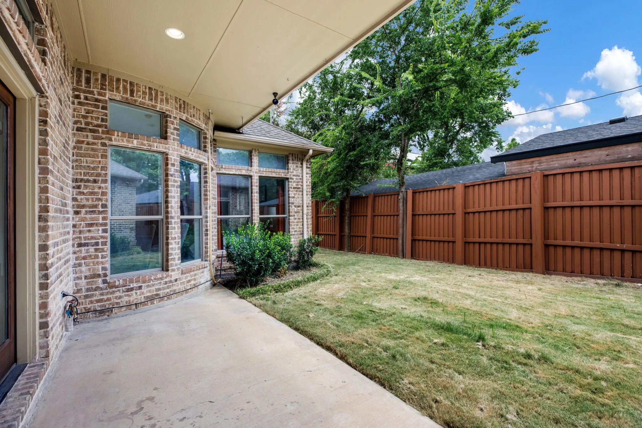 Single Family Residence For Rent in Dallas County , 3606 S Versailles Avenue, Dallas, Texas 75209, 3 Bedroom, 3 Bathroom, 2 Garage spaces, 3,570 Sqft, built in 2006, mls#21331671, Real Estate Agent in Dallas, Homes For Rent in Dallas county, Homes For Rent in Dallas, Realtor in Dallas Texas, Real Estate Brokerage Independent Realty Texas, Luminita Cordes Realtor