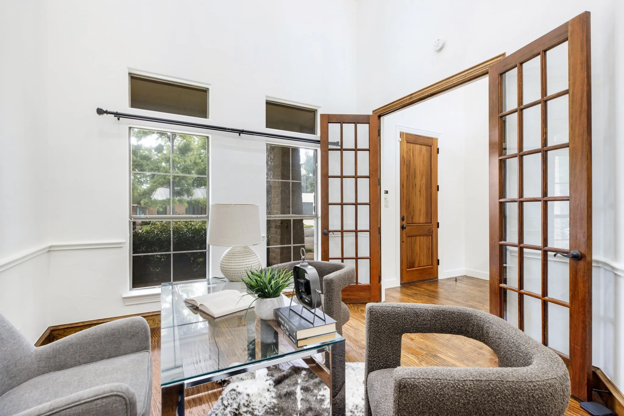Single Family Residence For Rent in Dallas County , 3606 S Versailles Avenue, Dallas, Texas 75209, 3 Bedroom, 3 Bathroom, 2 Garage spaces, 3,570 Sqft, built in 2006, mls#21331671, Real Estate Agent in Dallas, Homes For Rent in Dallas county, Homes For Rent in Dallas, Realtor in Dallas Texas, Real Estate Brokerage Independent Realty Texas, Luminita Cordes Realtor