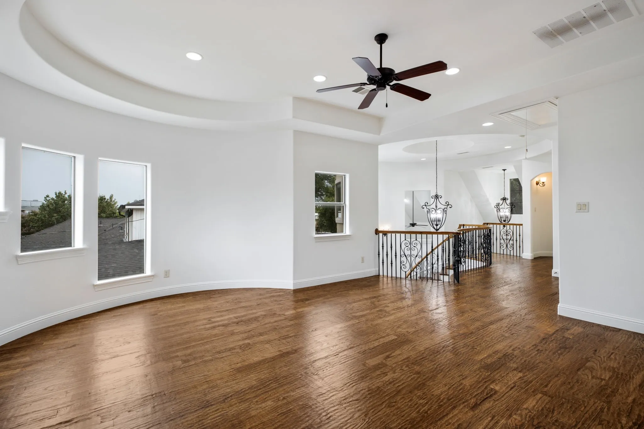 Single Family Residence For Rent in Dallas County , 3606 S Versailles Avenue, Dallas, Texas 75209, 3 Bedroom, 3 Bathroom, 2 Garage spaces, 3,570 Sqft, built in 2006, mls#21331671, Real Estate Agent in Dallas, Homes For Rent in Dallas county, Homes For Rent in Dallas, Realtor in Dallas Texas, Real Estate Brokerage Independent Realty Texas, Luminita Cordes Realtor