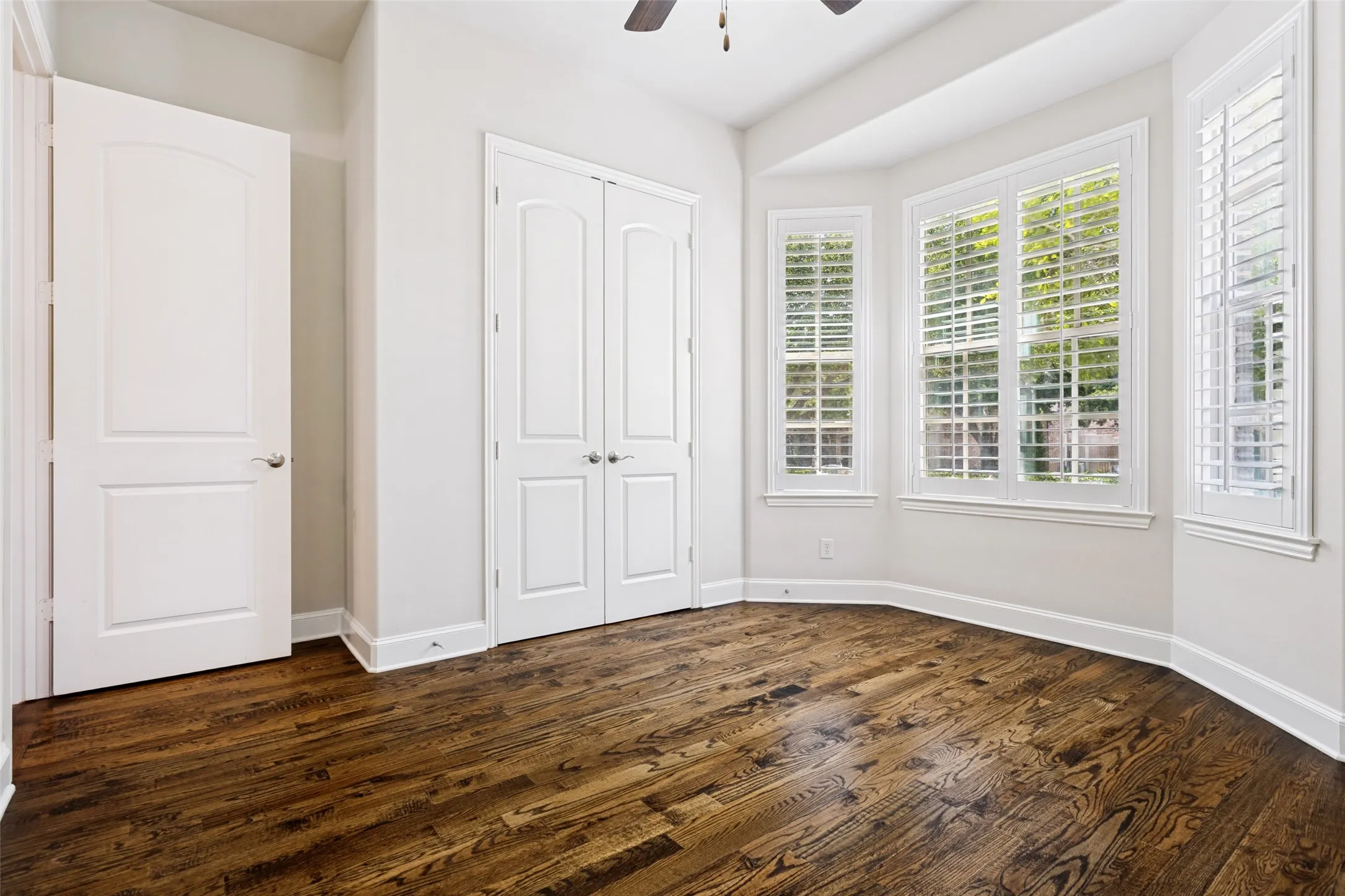 Single Family Residence For Sale in Collin County , 1312 Thornwood Drive, Murphy, Texas 75094, 5 Bedroom, 5 Bathroom, 3 Garage spaces, 4,768 Sqft, built in 2010, mls#21320256, Real Estate Agent in Murphy, Homes For Sale in Collin county, Homes For Sale in Murphy, Realtor in Murphy Texas, Real Estate Brokerage Independent Realty Texas, Luminita Cordes Realtor