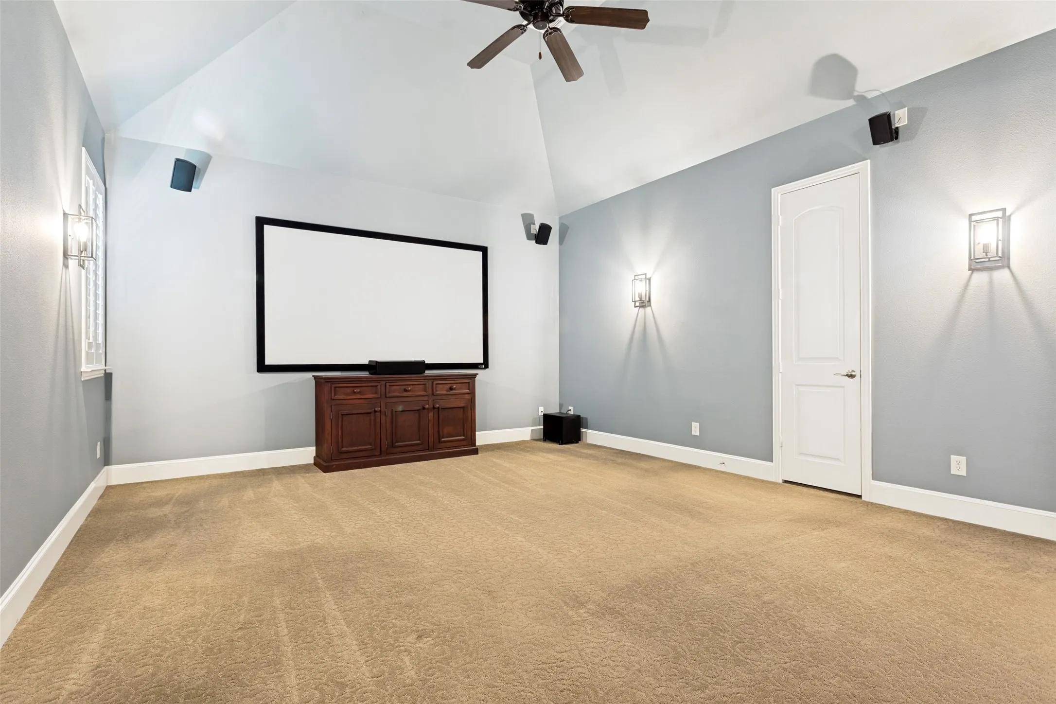 Single Family Residence For Sale in Collin County , 1312 Thornwood Drive, Murphy, Texas 75094, 5 Bedroom, 5 Bathroom, 3 Garage spaces, 4,768 Sqft, built in 2010, mls#21320256, Real Estate Agent in Murphy, Homes For Sale in Collin county, Homes For Sale in Murphy, Realtor in Murphy Texas, Real Estate Brokerage Independent Realty Texas, Luminita Cordes Realtor
