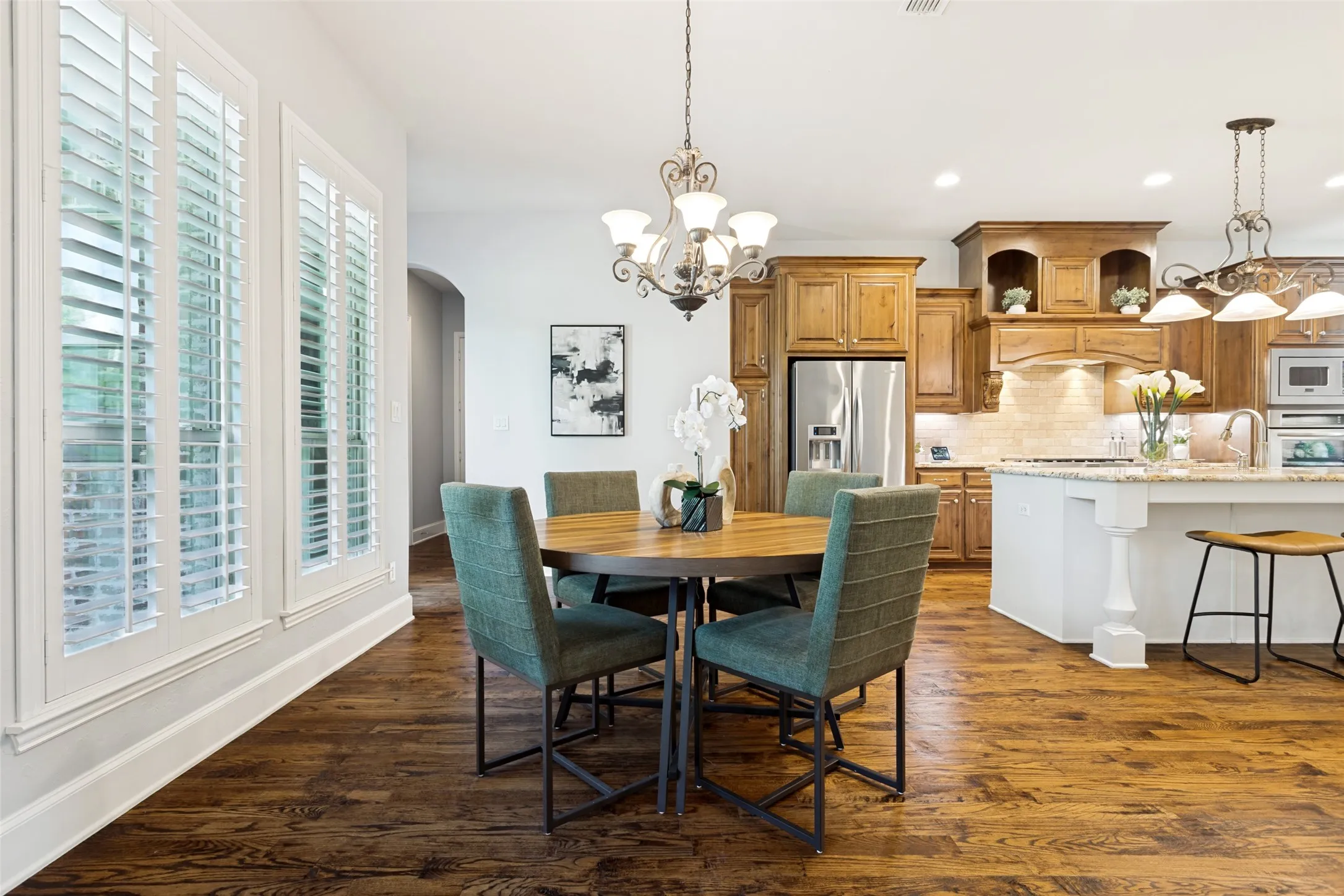 Single Family Residence For Sale in Collin County , 1312 Thornwood Drive, Murphy, Texas 75094, 5 Bedroom, 5 Bathroom, 3 Garage spaces, 4,768 Sqft, built in 2010, mls#21320256, Real Estate Agent in Murphy, Homes For Sale in Collin county, Homes For Sale in Murphy, Realtor in Murphy Texas, Real Estate Brokerage Independent Realty Texas, Luminita Cordes Realtor