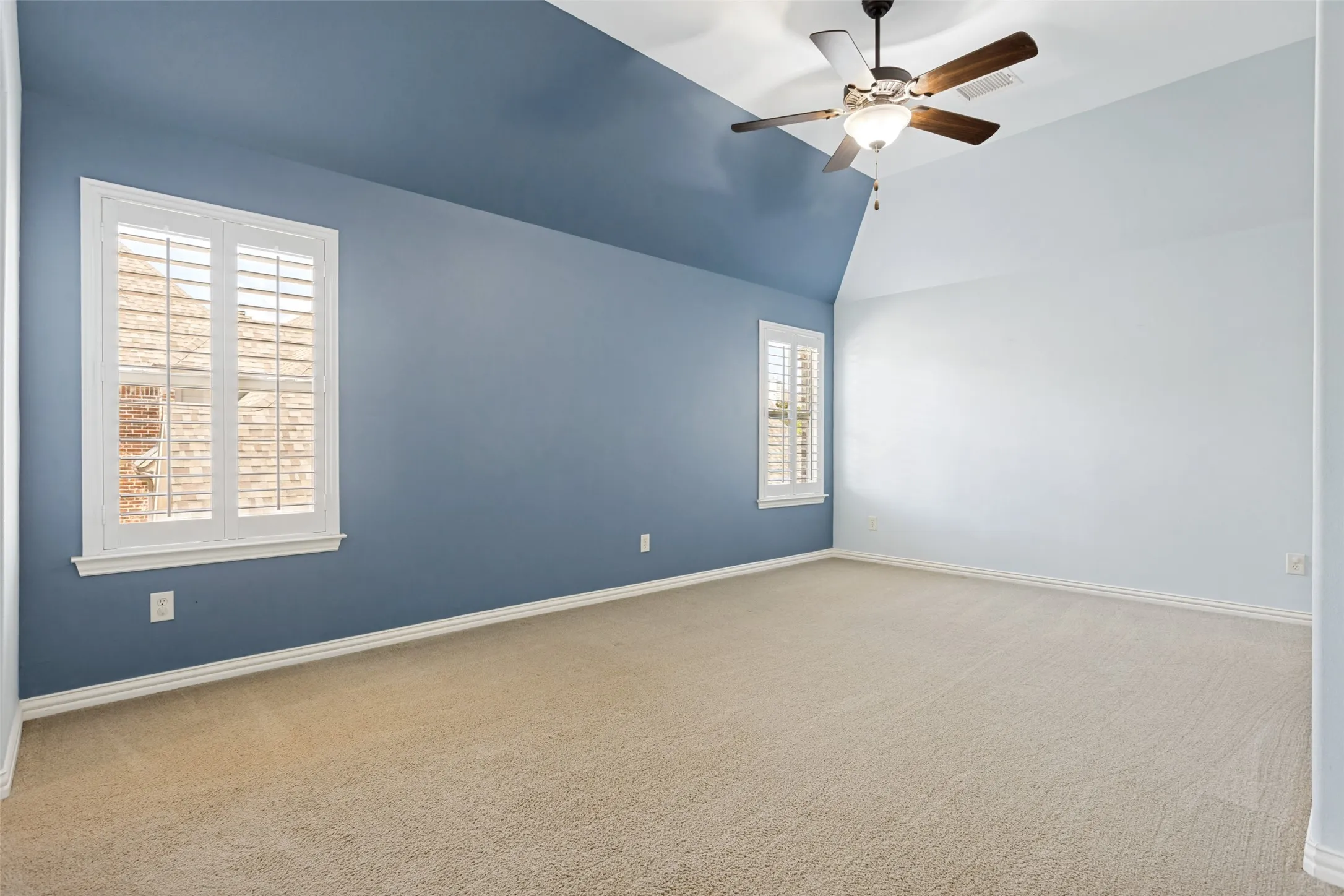 Single Family Residence For Sale in Collin County , 1312 Thornwood Drive, Murphy, Texas 75094, 5 Bedroom, 5 Bathroom, 3 Garage spaces, 4,768 Sqft, built in 2010, mls#21320256, Real Estate Agent in Murphy, Homes For Sale in Collin county, Homes For Sale in Murphy, Realtor in Murphy Texas, Real Estate Brokerage Independent Realty Texas, Luminita Cordes Realtor