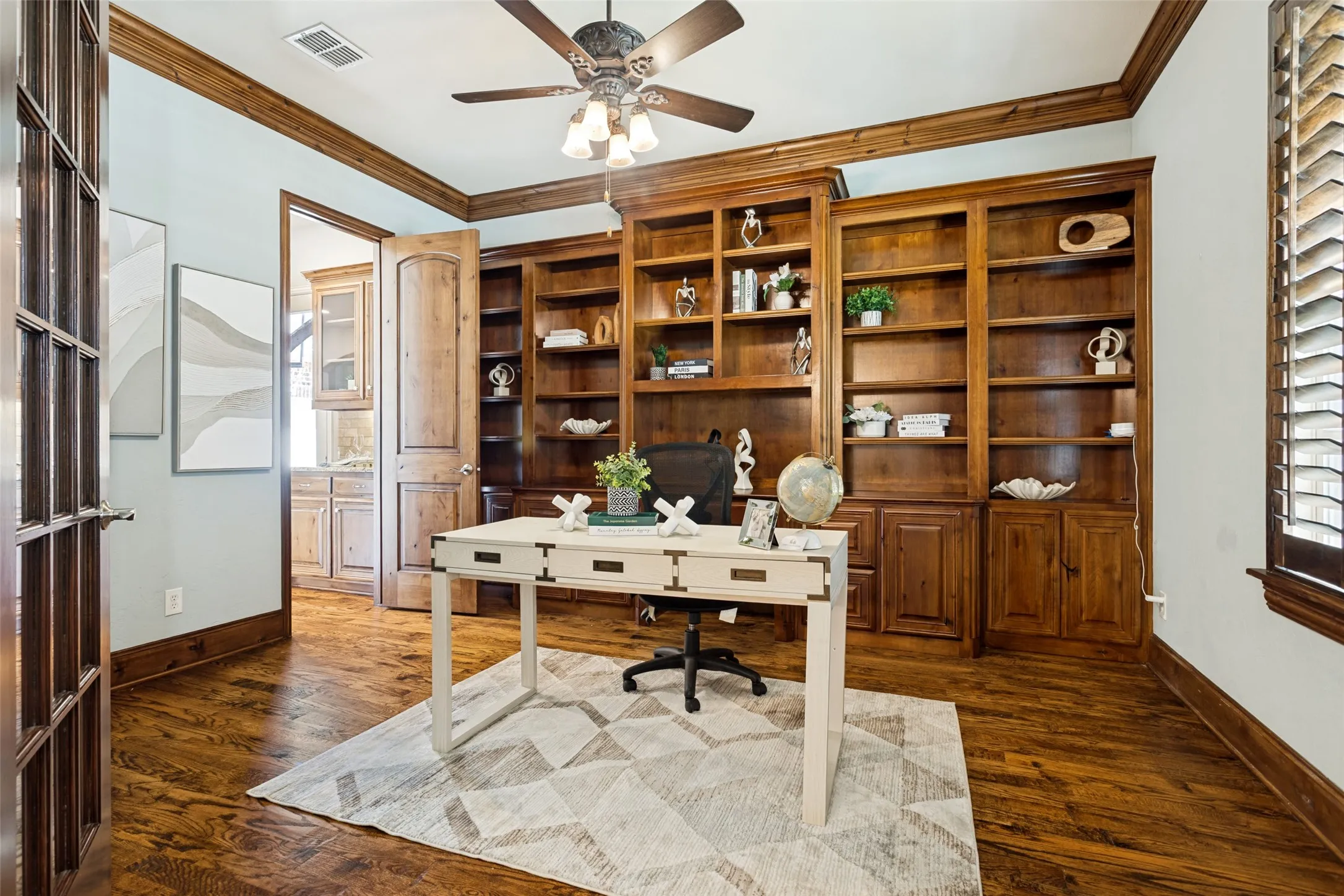 Single Family Residence For Sale in Collin County , 1312 Thornwood Drive, Murphy, Texas 75094, 5 Bedroom, 5 Bathroom, 3 Garage spaces, 4,768 Sqft, built in 2010, mls#21320256, Real Estate Agent in Murphy, Homes For Sale in Collin county, Homes For Sale in Murphy, Realtor in Murphy Texas, Real Estate Brokerage Independent Realty Texas, Luminita Cordes Realtor