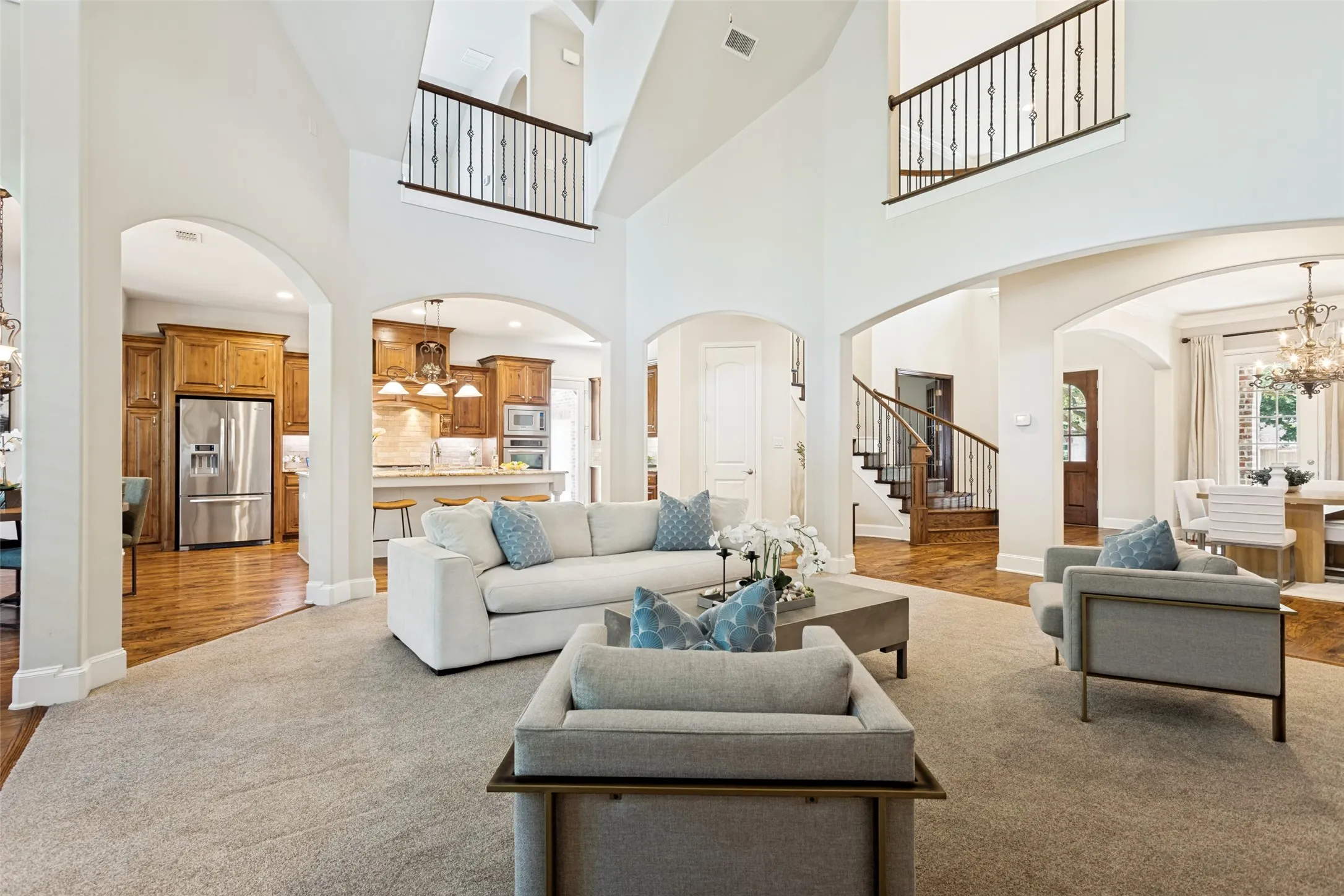 Single Family Residence For Sale in Collin County , 1312 Thornwood Drive, Murphy, Texas 75094, 5 Bedroom, 5 Bathroom, 3 Garage spaces, 4,768 Sqft, built in 2010, mls#21320256, Real Estate Agent in Murphy, Homes For Sale in Collin county, Homes For Sale in Murphy, Realtor in Murphy Texas, Real Estate Brokerage Independent Realty Texas, Luminita Cordes Realtor
