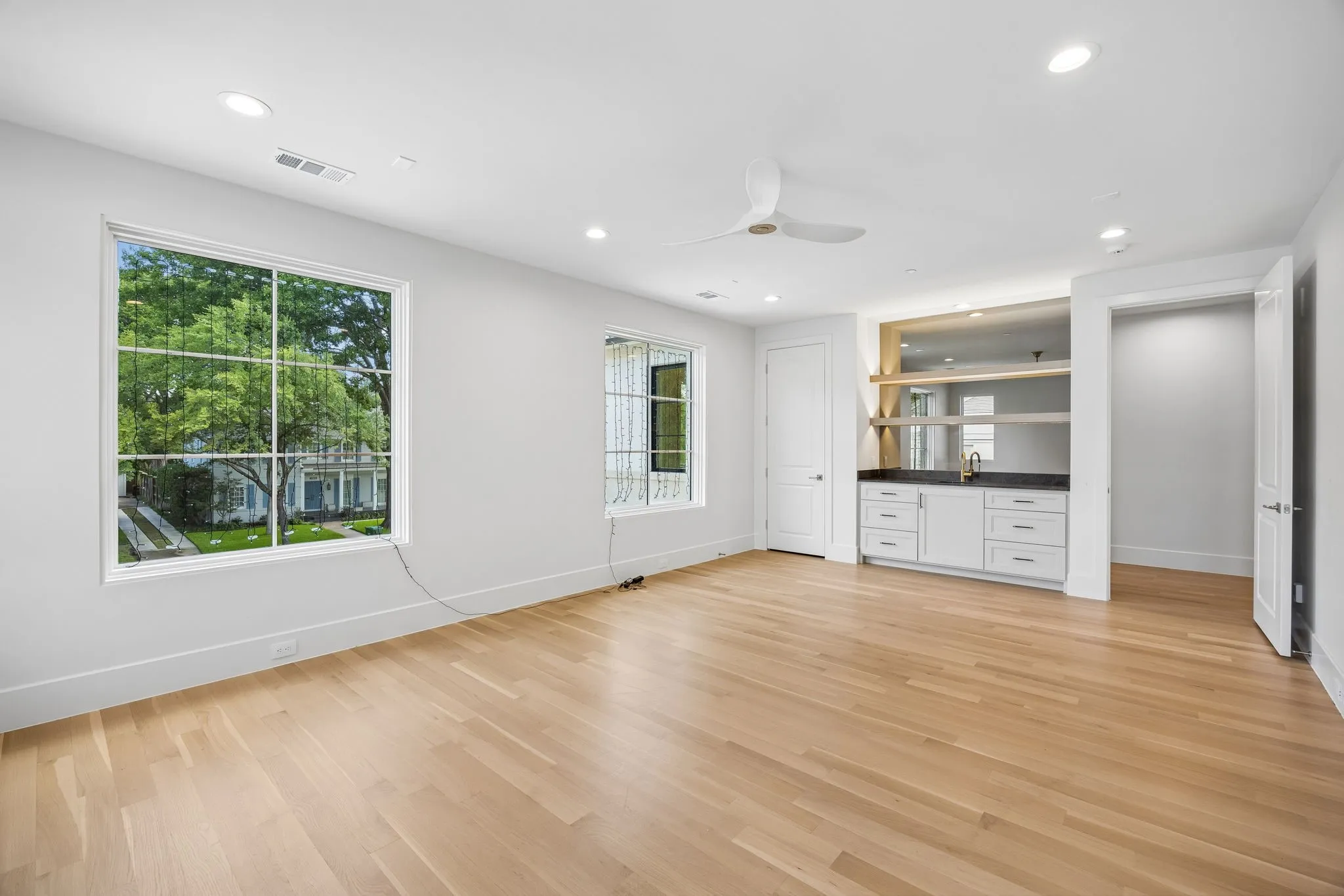 Single Family Residence For Rent in Dallas County , 4529 Bordeaux Avenue, Highland Park, Texas 75205, 6 Bedroom, 8 Bathroom, 2 Garage spaces, 6,094 Sqft, built in 2023, Price $35,000, mls#21333262, Real Estate Agent in Highland Park, Homes For Rent in Dallas county, Homes For Rent in Highland Park, Realtor in Highland Park Texas, Real Estate Brokerage Independent Realty Texas, Luminita Cordes Realtor