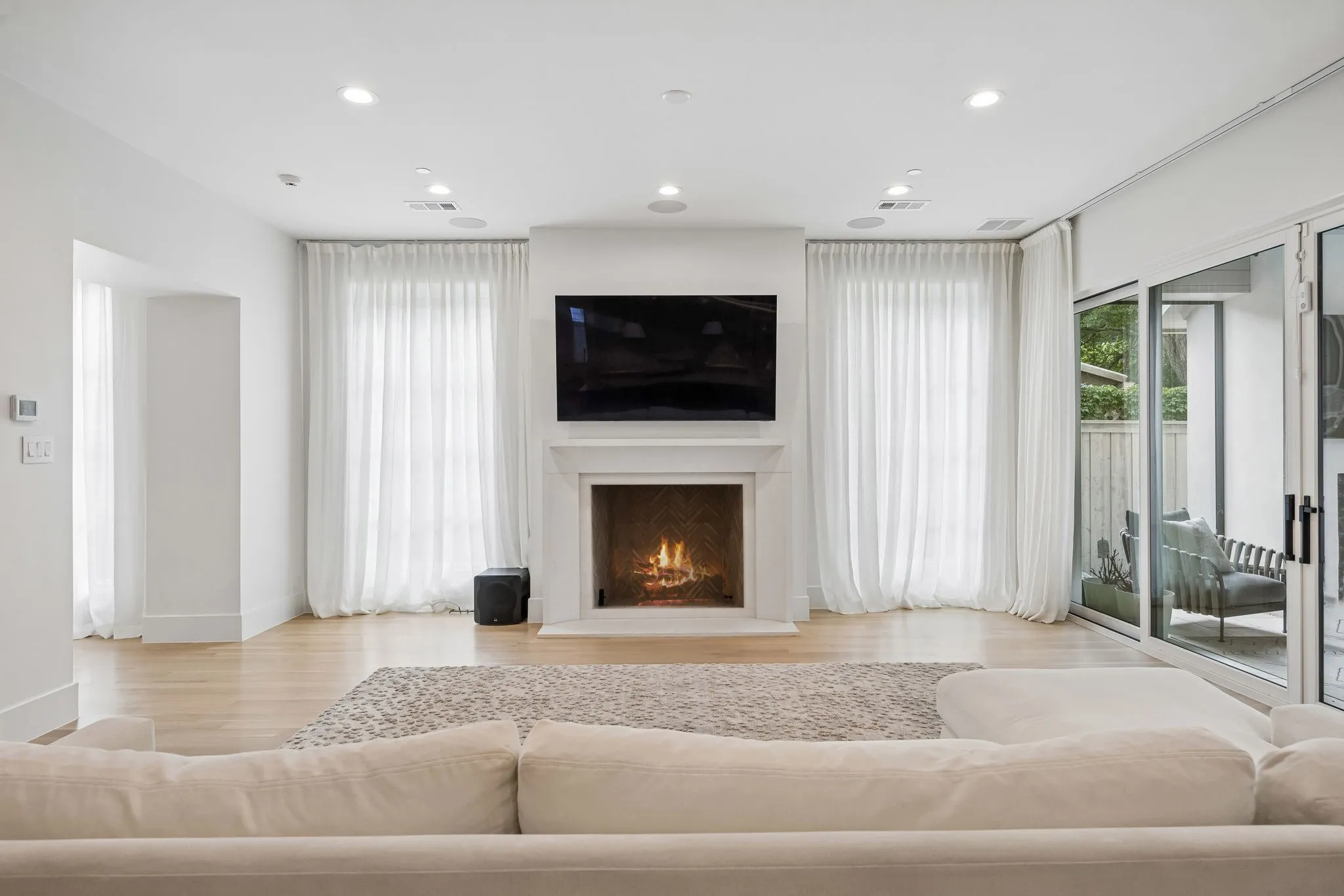 Single Family Residence For Rent in Dallas County , 4529 Bordeaux Avenue, Highland Park, Texas 75205, 6 Bedroom, 8 Bathroom, 2 Garage spaces, 6,094 Sqft, built in 2023, Price $35,000, mls#21333262, Real Estate Agent in Highland Park, Homes For Rent in Dallas county, Homes For Rent in Highland Park, Realtor in Highland Park Texas, Real Estate Brokerage Independent Realty Texas, Luminita Cordes Realtor