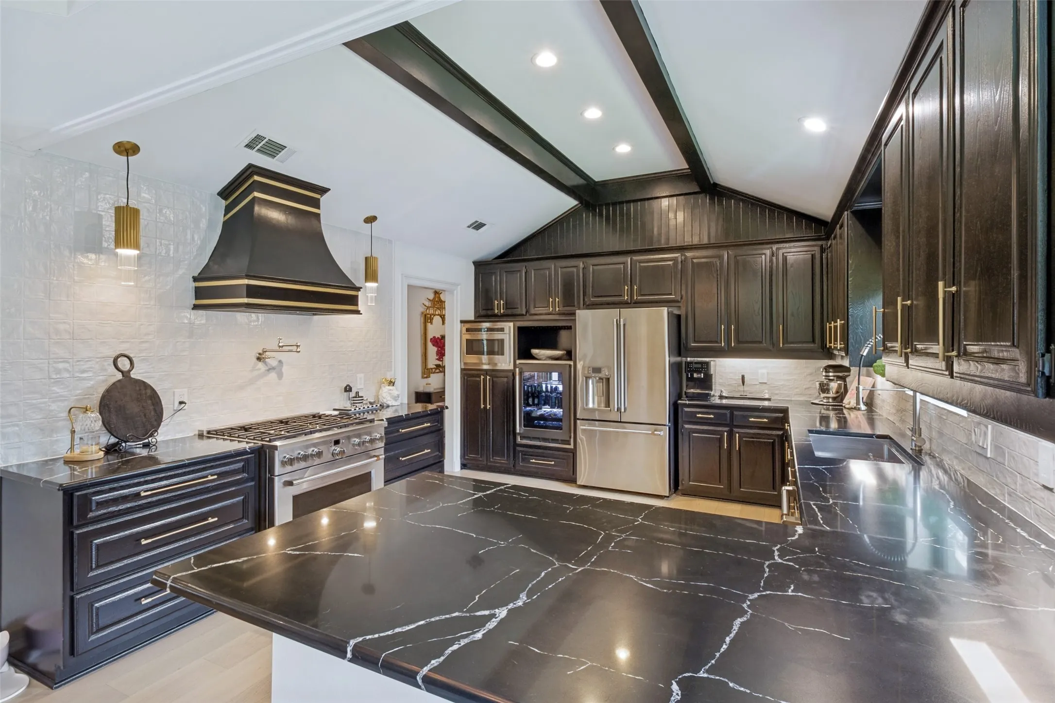 Single Family Residence For Sale in Collin County , 4808 Sea Pines Drive, Dallas, Texas 75287, 4 Bedroom, 3 Bathroom, 3 Garage spaces, 3,550 Sqft, built in 1984, mls#21332953, Real Estate Agent in Dallas, Homes For Sale in Collin county, Homes For Sale in Dallas, Realtor in Dallas Texas, Real Estate Brokerage Independent Realty Texas, Luminita Cordes Realtor