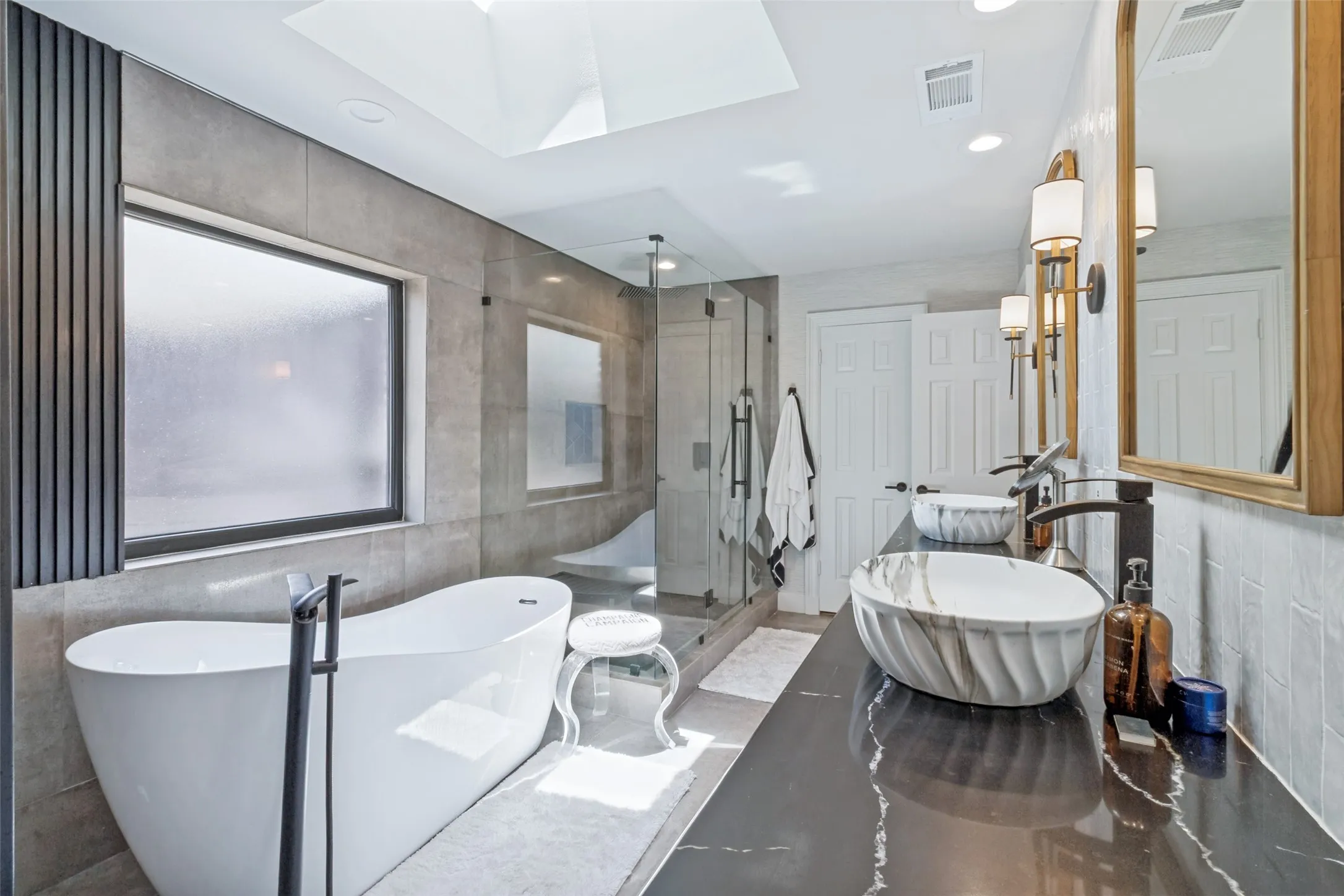 Single Family Residence For Sale in Collin County , 4808 Sea Pines Drive, Dallas, Texas 75287, 4 Bedroom, 3 Bathroom, 3 Garage spaces, 3,550 Sqft, built in 1984, mls#21332953, Real Estate Agent in Dallas, Homes For Sale in Collin county, Homes For Sale in Dallas, Realtor in Dallas Texas, Real Estate Brokerage Independent Realty Texas, Luminita Cordes Realtor