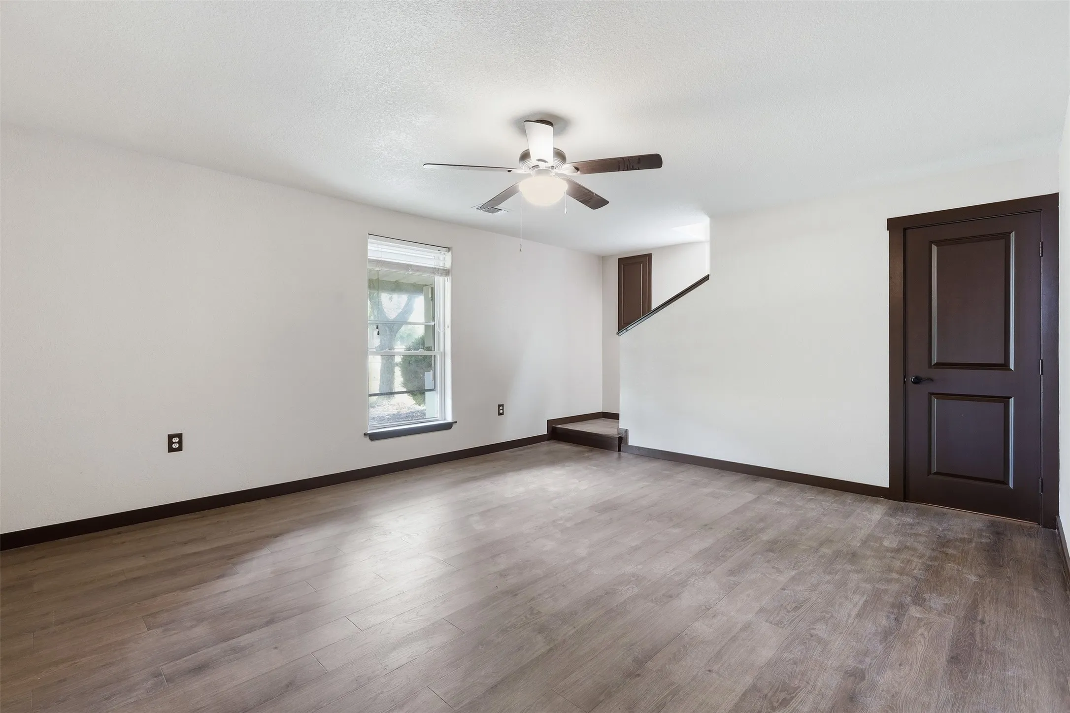 Den/office space/media room