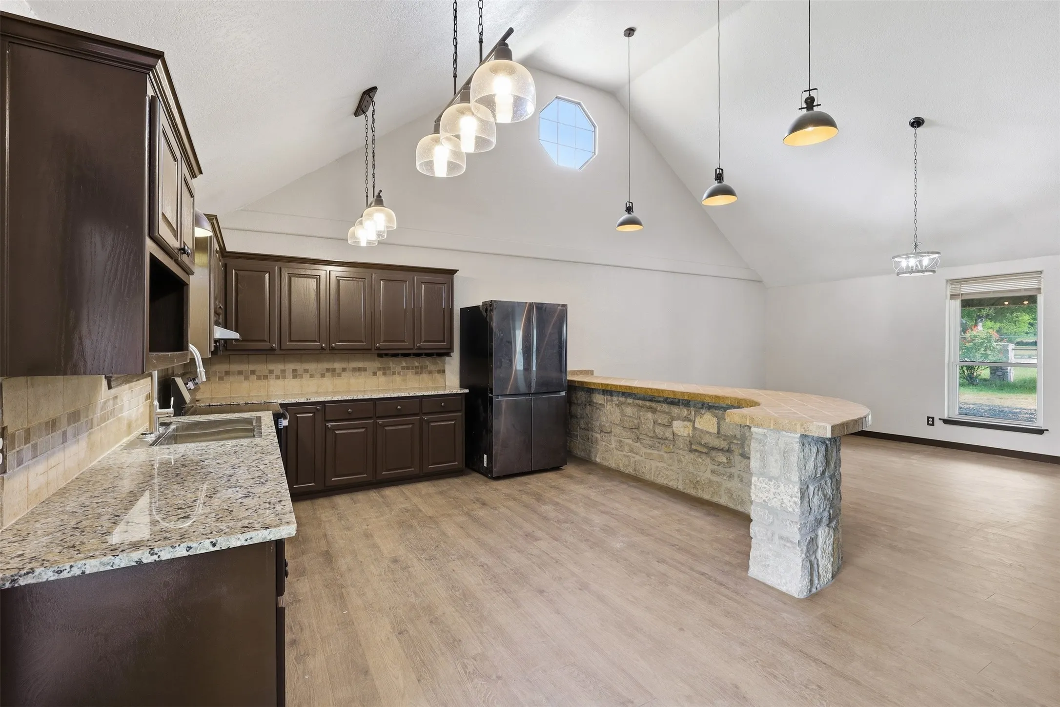 Single Family Residence For Sale in Hamilton County , 5377 Fm 219 W, Carlton, Texas 76436, 3 Bedroom, 2 Bathroom, Garage spaces, 2,675 Sqft, built in 2007, mls#21333069, Real Estate Agent in Carlton, Homes For Sale in Hamilton county, Homes For Sale in Carlton, Realtor in Carlton Texas, Real Estate Brokerage Independent Realty Texas, Luminita Cordes Realtor