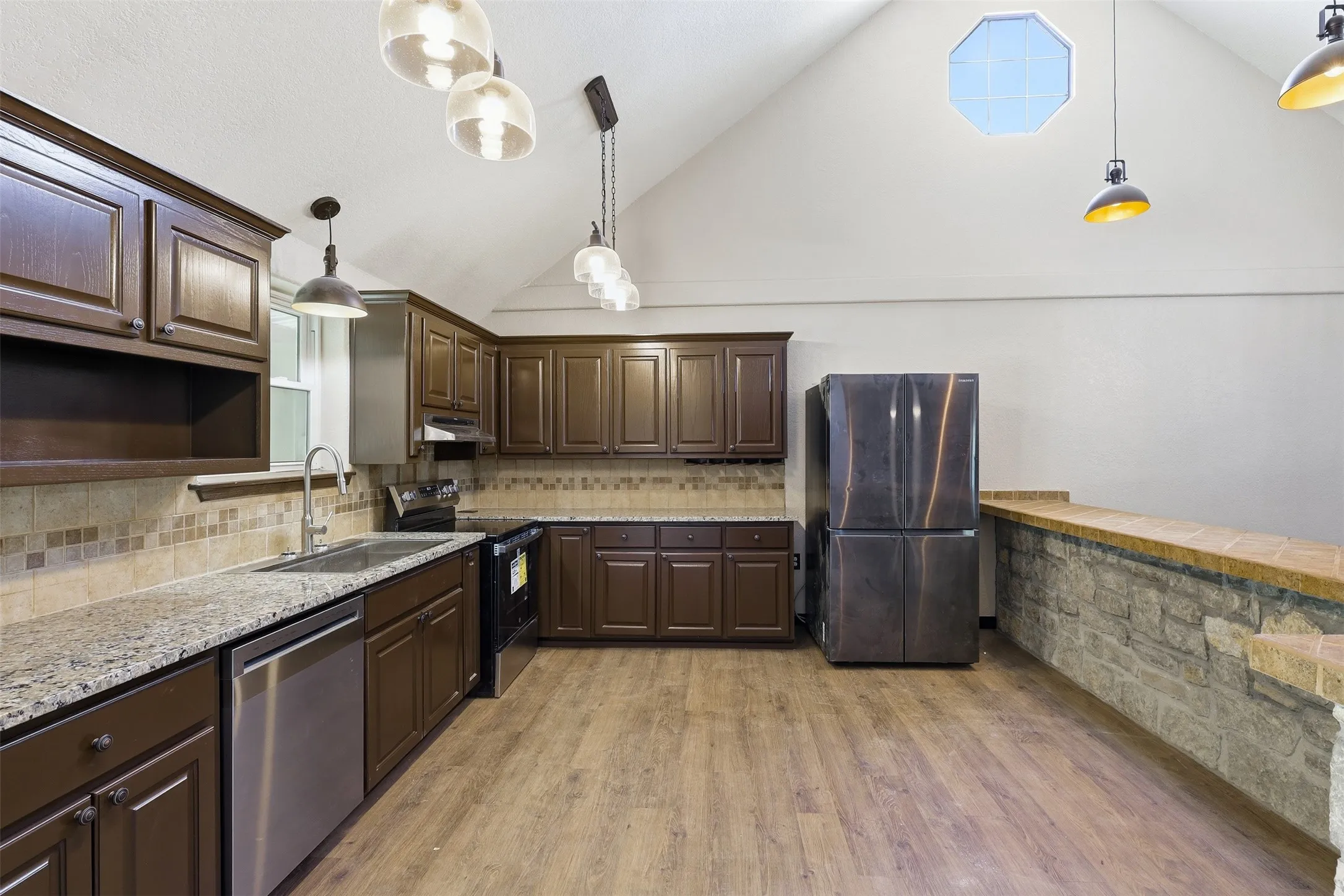 Single Family Residence For Sale in Hamilton County , 5377 Fm 219 W, Carlton, Texas 76436, 3 Bedroom, 2 Bathroom, Garage spaces, 2,675 Sqft, built in 2007, mls#21333069, Real Estate Agent in Carlton, Homes For Sale in Hamilton county, Homes For Sale in Carlton, Realtor in Carlton Texas, Real Estate Brokerage Independent Realty Texas, Luminita Cordes Realtor