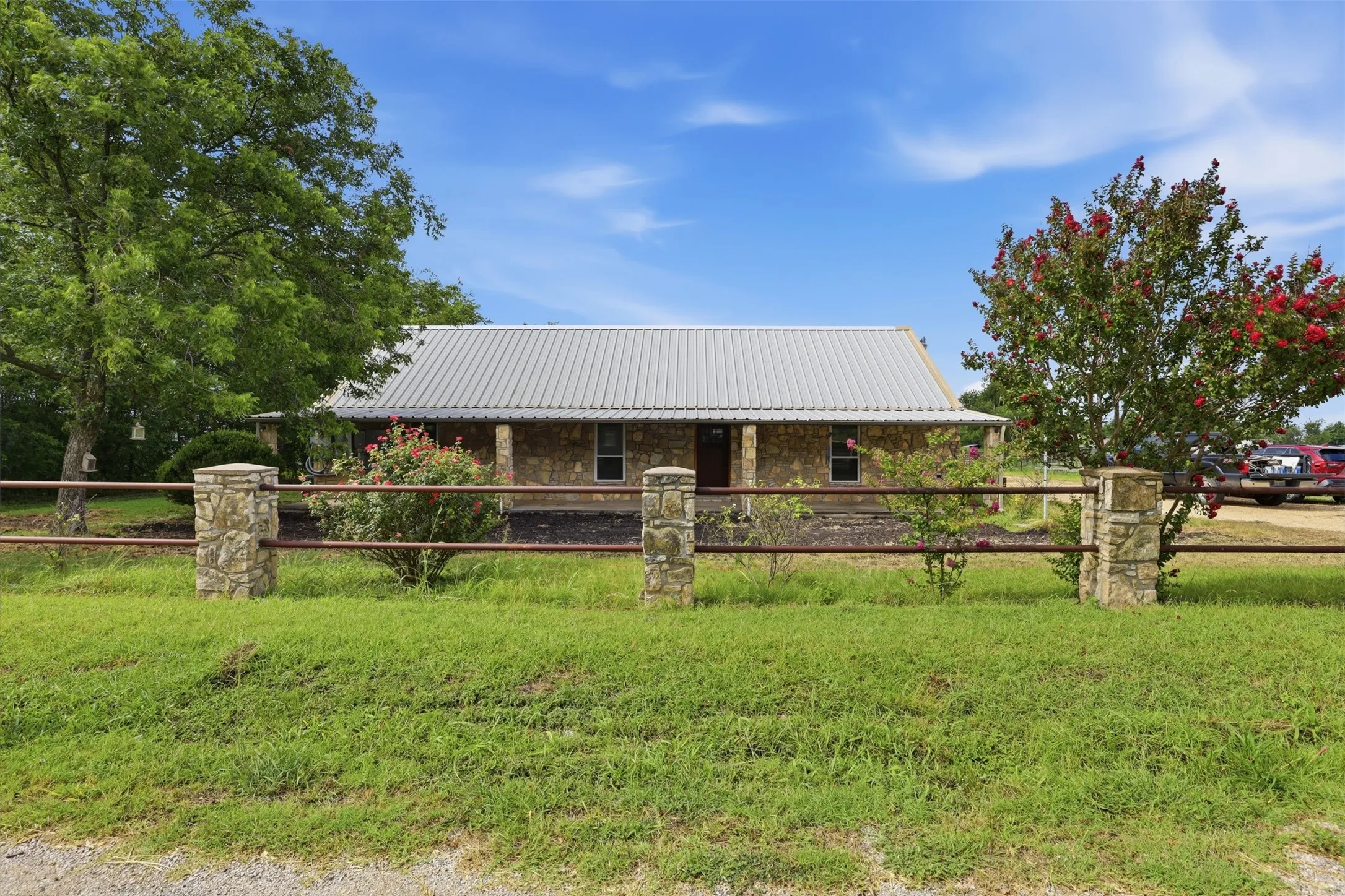 Single Family Residence For Sale in Hamilton County , 5377 Fm 219 W, Carlton, Texas 76436, 3 Bedroom, 2 Bathroom, Garage spaces, 2,675 Sqft, built in 2007, mls#21333069, Real Estate Agent in Carlton, Homes For Sale in Hamilton county, Homes For Sale in Carlton, Realtor in Carlton Texas, Real Estate Brokerage Independent Realty Texas, Luminita Cordes Realtor