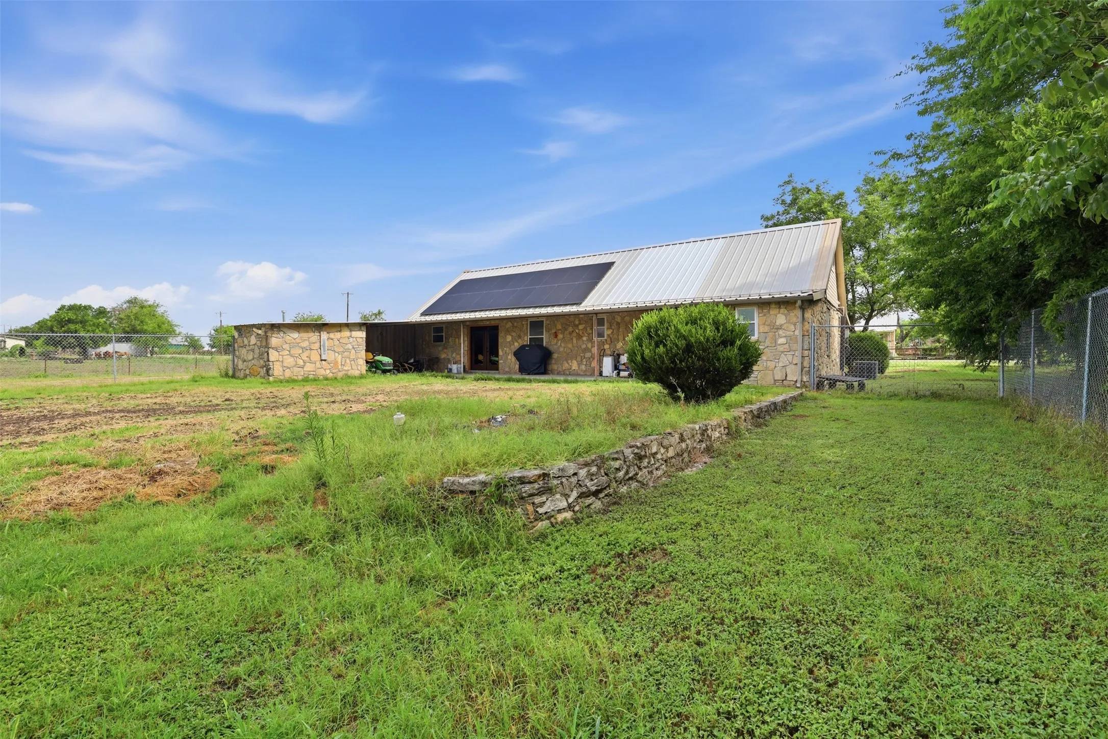 Single Family Residence For Sale in Hamilton County , 5377 Fm 219 W, Carlton, Texas 76436, 3 Bedroom, 2 Bathroom, Garage spaces, 2,675 Sqft, built in 2007, mls#21333069, Real Estate Agent in Carlton, Homes For Sale in Hamilton county, Homes For Sale in Carlton, Realtor in Carlton Texas, Real Estate Brokerage Independent Realty Texas, Luminita Cordes Realtor