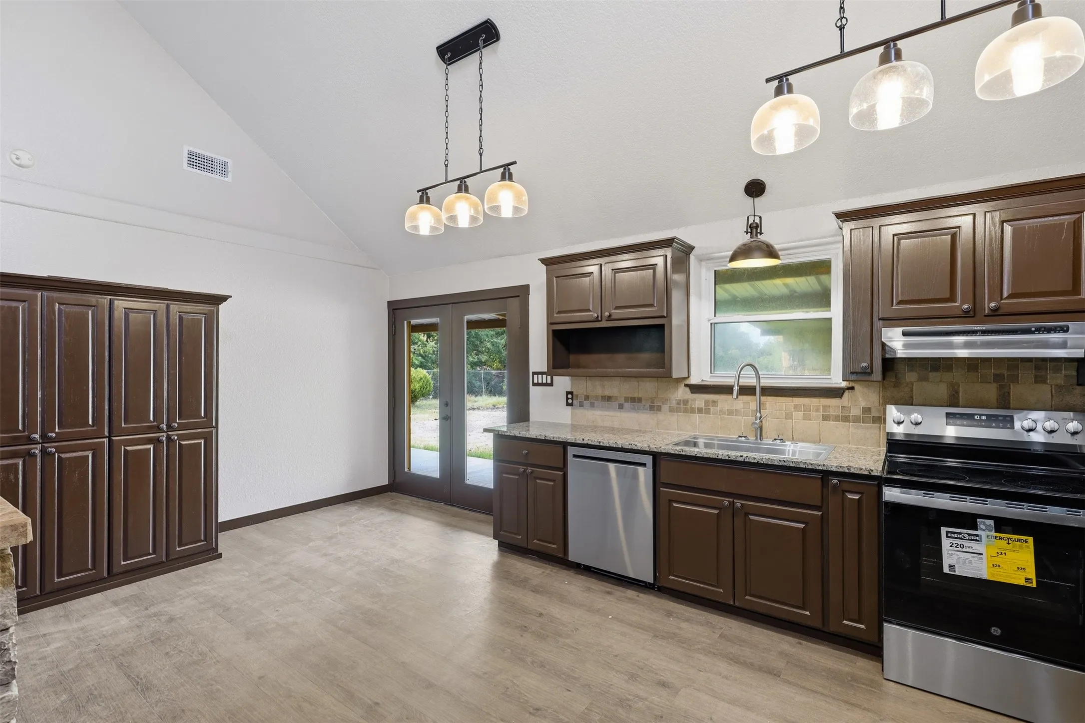 Single Family Residence For Sale in Hamilton County , 5377 Fm 219 W, Carlton, Texas 76436, 3 Bedroom, 2 Bathroom, Garage spaces, 2,675 Sqft, built in 2007, mls#21333069, Real Estate Agent in Carlton, Homes For Sale in Hamilton county, Homes For Sale in Carlton, Realtor in Carlton Texas, Real Estate Brokerage Independent Realty Texas, Luminita Cordes Realtor