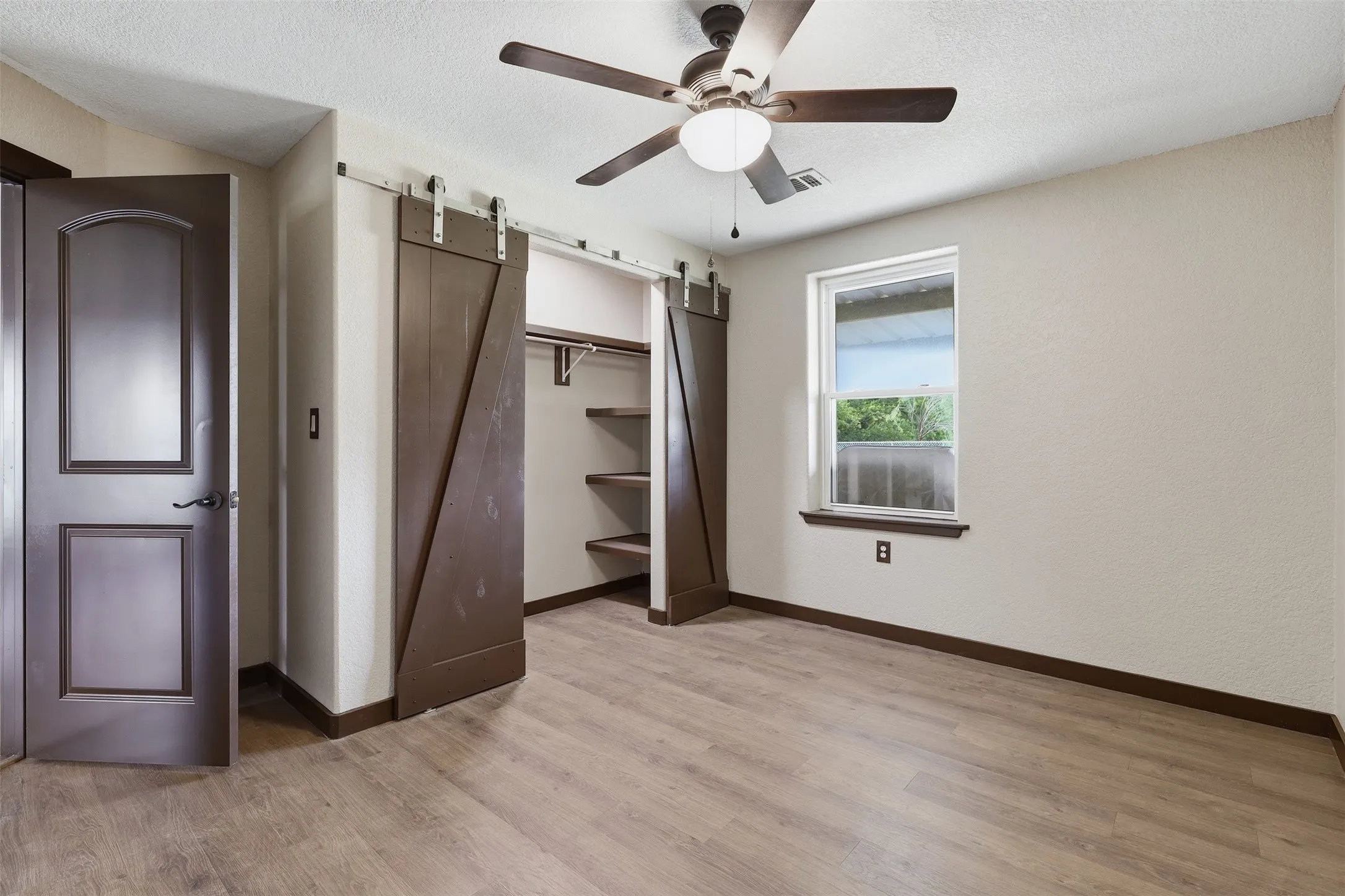 Single Family Residence For Sale in Hamilton County , 5377 Fm 219 W, Carlton, Texas 76436, 3 Bedroom, 2 Bathroom, Garage spaces, 2,675 Sqft, built in 2007, mls#21333069, Real Estate Agent in Carlton, Homes For Sale in Hamilton county, Homes For Sale in Carlton, Realtor in Carlton Texas, Real Estate Brokerage Independent Realty Texas, Luminita Cordes Realtor