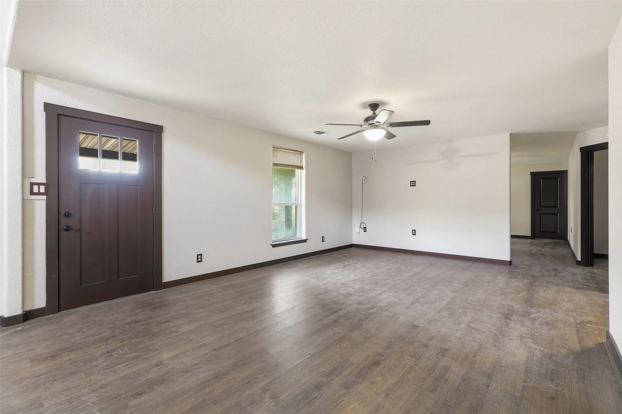 Single Family Residence For Sale in Hamilton County , 5377 Fm 219 W, Carlton, Texas 76436, 3 Bedroom, 2 Bathroom, Garage spaces, 2,675 Sqft, built in 2007, mls#21333069, Real Estate Agent in Carlton, Homes For Sale in Hamilton county, Homes For Sale in Carlton, Realtor in Carlton Texas, Real Estate Brokerage Independent Realty Texas, Luminita Cordes Realtor