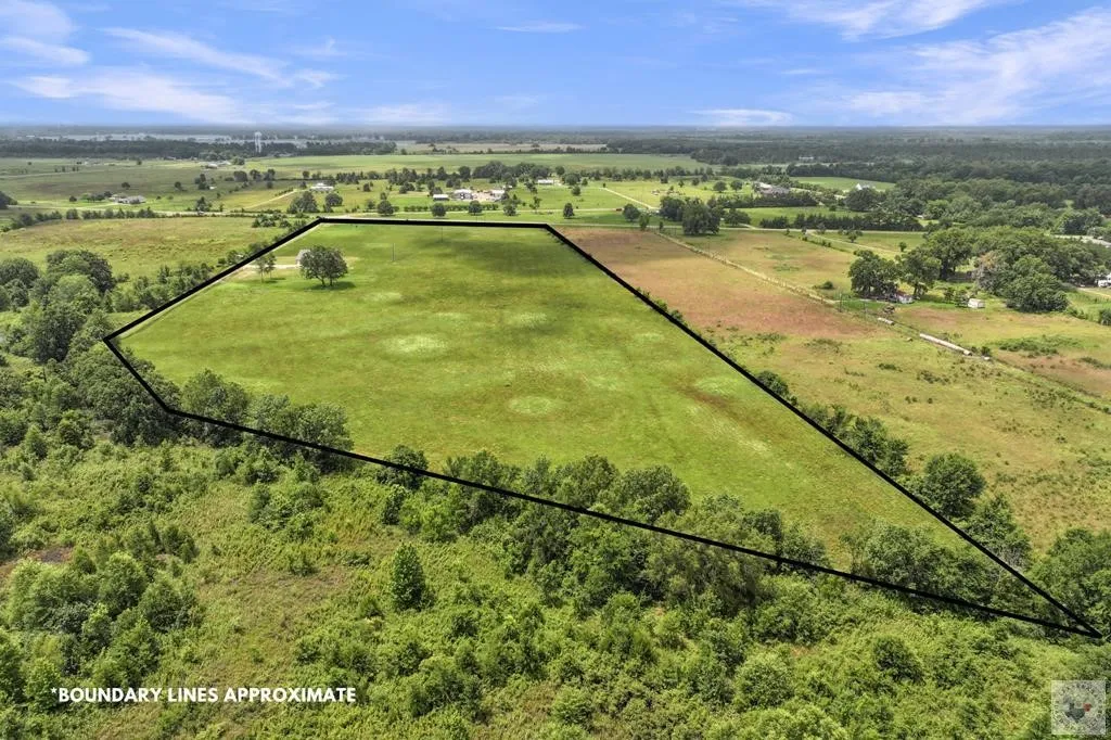 Single Family Residence For Sale in Bowie County , 2950 FM 1840, New Boston, Texas 75570, 3 Bedroom, 2 Bathroom, Garage spaces, 3,015 Sqft, built in 2006, mls#21333297, Real Estate Agent in New Boston, Homes For Sale in Bowie county, Homes For Sale in New Boston, Realtor in New Boston Texas, Real Estate Brokerage Independent Realty Texas, Luminita Cordes Realtor