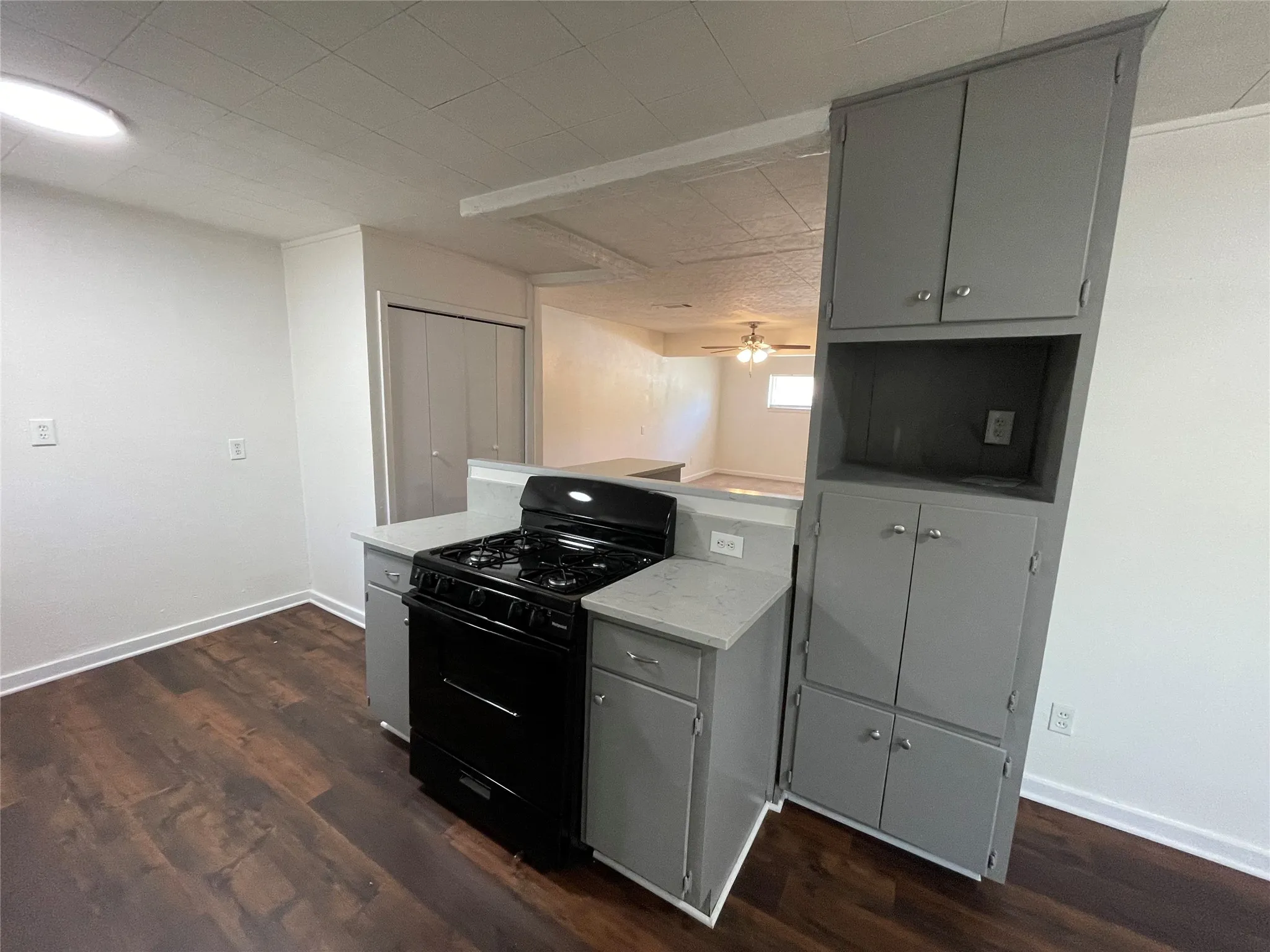 Single Family Residence For Rent in Dallas County , 4743 Harper Drive, Mesquite, Texas 75150, 3 Bedroom, 2 Bathroom, Garage spaces, 1,318 Sqft, built in 1959, mls#21333306, Real Estate Agent in Mesquite, Homes For Rent in Dallas county, Homes For Rent in Mesquite, Realtor in Mesquite Texas, Real Estate Brokerage Independent Realty Texas, Luminita Cordes Realtor