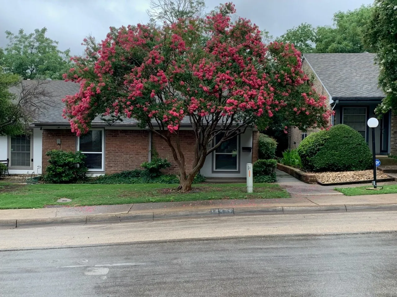 Townhouse For Sale in Dallas County , 13652 Flagstone Lane, Dallas, Texas 75240, 3 Bedrooms, 2 Bathrooms, Garage spaces, 1,408 Sqft, built in 1970, Price $220,000, mls#21333307, Real Estate Agent in Dallas, Homes For Sale in Dallas county, Homes For Sale in Dallas, Realtor in Dallas Texas, Real Estate Brokerage Independent Realty Texas, Luminita Cordes Realtor