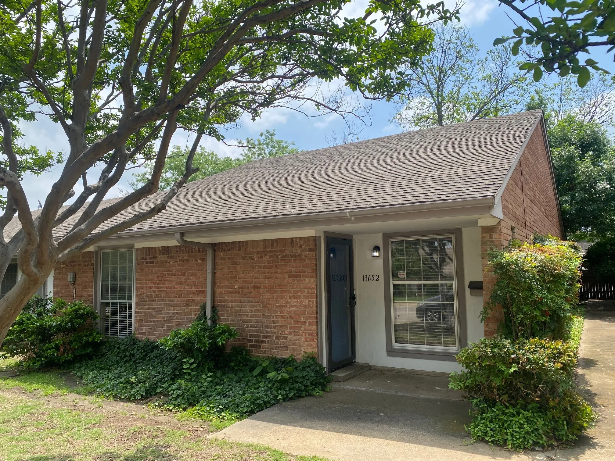Townhouse For Sale in Dallas County , 13652 Flagstone Lane, Dallas, Texas 75240, 3 Bedrooms, 2 Bathrooms, Garage spaces, 1,408 Sqft, built in 1970, Price $220,000, mls#21333307, Real Estate Agent in Dallas, Homes For Sale in Dallas county, Homes For Sale in Dallas, Realtor in Dallas Texas, Real Estate Brokerage Independent Realty Texas, Luminita Cordes Realtor