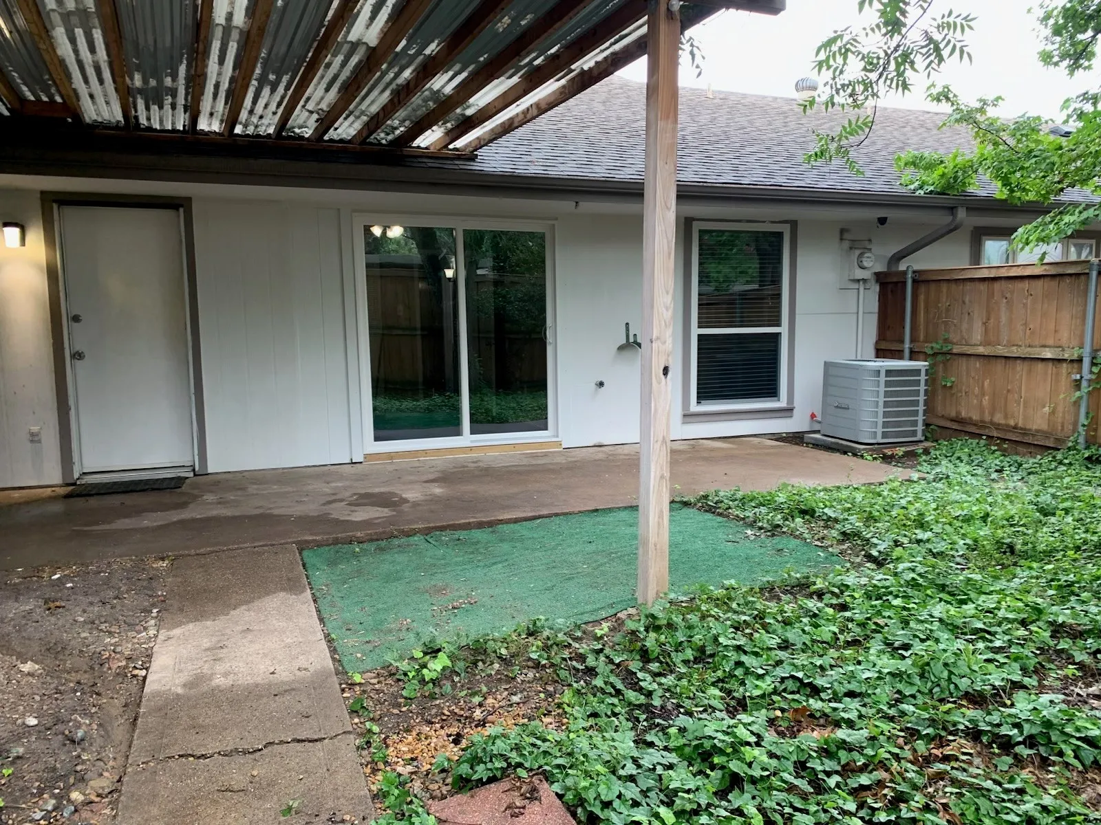 Townhouse For Sale in Dallas County , 13652 Flagstone Lane, Dallas, Texas 75240, 3 Bedrooms, 2 Bathrooms, Garage spaces, 1,408 Sqft, built in 1970, Price $220,000, mls#21333307, Real Estate Agent in Dallas, Homes For Sale in Dallas county, Homes For Sale in Dallas, Realtor in Dallas Texas, Real Estate Brokerage Independent Realty Texas, Luminita Cordes Realtor