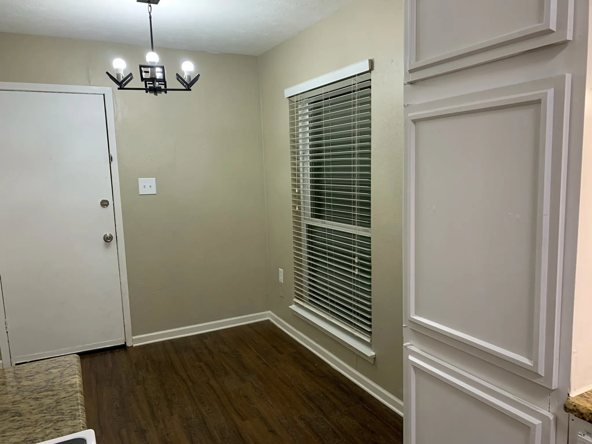 Townhouse For Sale in Dallas County , 13652 Flagstone Lane, Dallas, Texas 75240, 3 Bedrooms, 2 Bathrooms, Garage spaces, 1,408 Sqft, built in 1970, Price $220,000, mls#21333307, Real Estate Agent in Dallas, Homes For Sale in Dallas county, Homes For Sale in Dallas, Realtor in Dallas Texas, Real Estate Brokerage Independent Realty Texas, Luminita Cordes Realtor