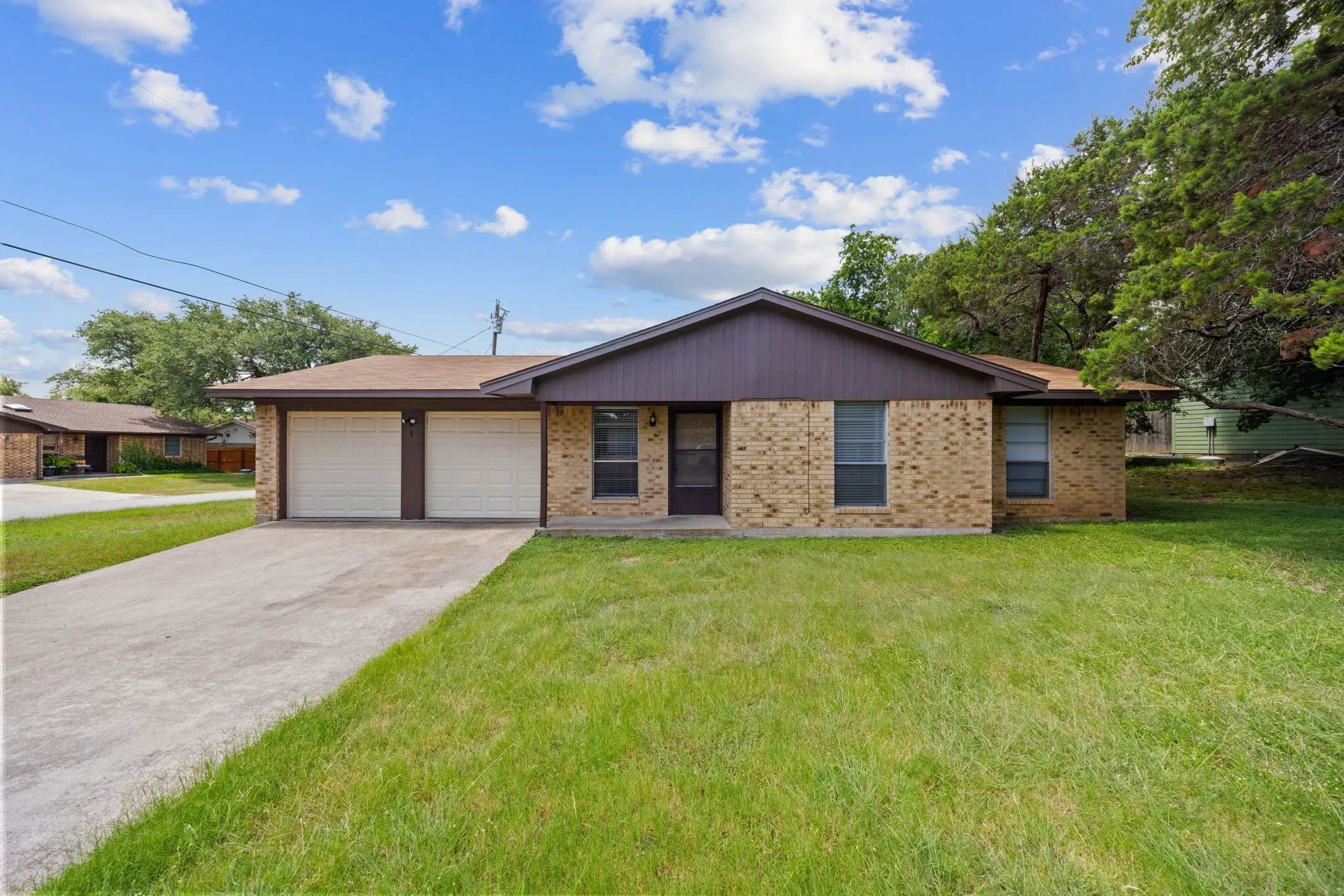 Single Family Residence For Sale in Bell County , 1 Cliffside Drive, Morgans Point Resort, Texas 76513, 3 Bedroom, 2 Bathroom, 2 Garage spaces, 1,001 Sqft, built in 1979, mls#21333301, Real Estate Agent in Morgans Point Resort, Homes For Sale in Bell county, Homes For Sale in Morgans Point Resort, Realtor in Morgans Point Resort Texas, Real Estate Brokerage Independent Realty Texas, Luminita Cordes Realtor