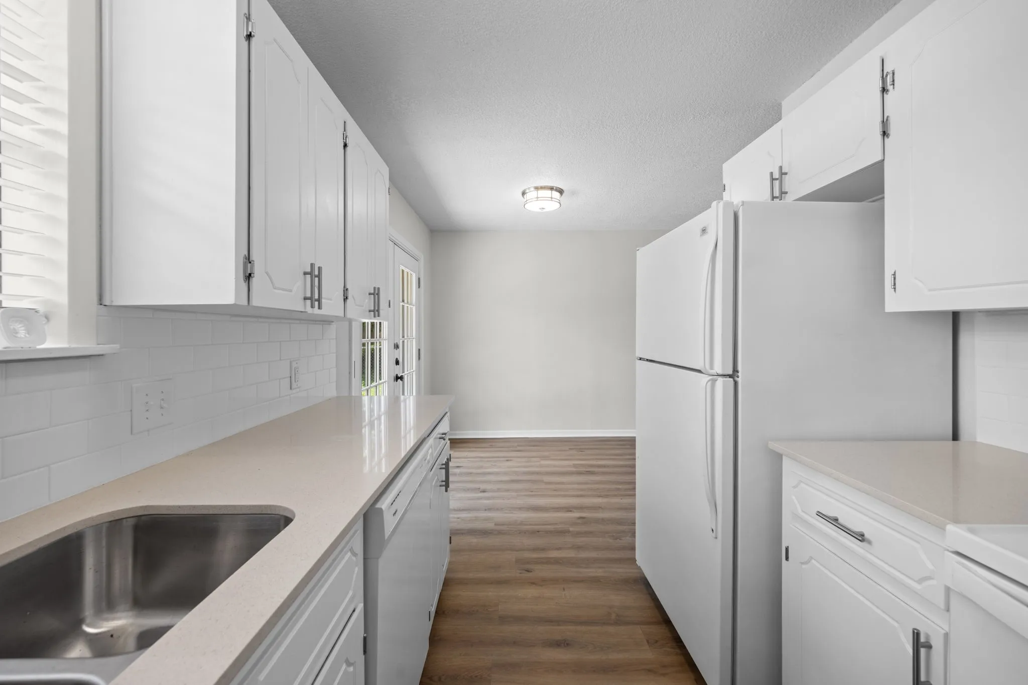 Single Family Residence For Sale in Bell County , 1 Cliffside Drive, Morgans Point Resort, Texas 76513, 3 Bedroom, 2 Bathroom, 2 Garage spaces, 1,001 Sqft, built in 1979, mls#21333301, Real Estate Agent in Morgans Point Resort, Homes For Sale in Bell county, Homes For Sale in Morgans Point Resort, Realtor in Morgans Point Resort Texas, Real Estate Brokerage Independent Realty Texas, Luminita Cordes Realtor