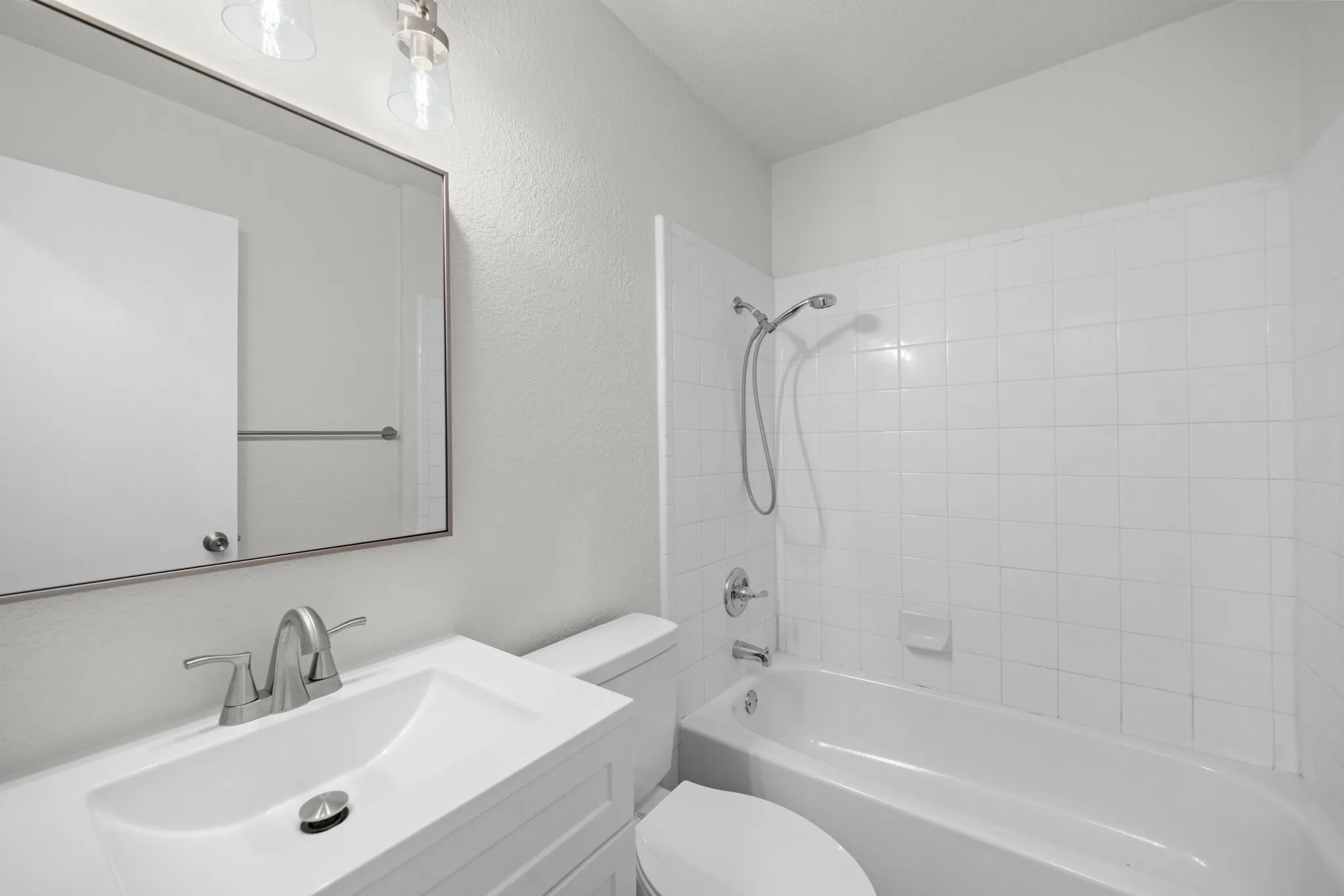 Single Family Residence For Sale in Bell County , 1 Cliffside Drive, Morgans Point Resort, Texas 76513, 3 Bedroom, 2 Bathroom, 2 Garage spaces, 1,001 Sqft, built in 1979, mls#21333301, Real Estate Agent in Morgans Point Resort, Homes For Sale in Bell county, Homes For Sale in Morgans Point Resort, Realtor in Morgans Point Resort Texas, Real Estate Brokerage Independent Realty Texas, Luminita Cordes Realtor