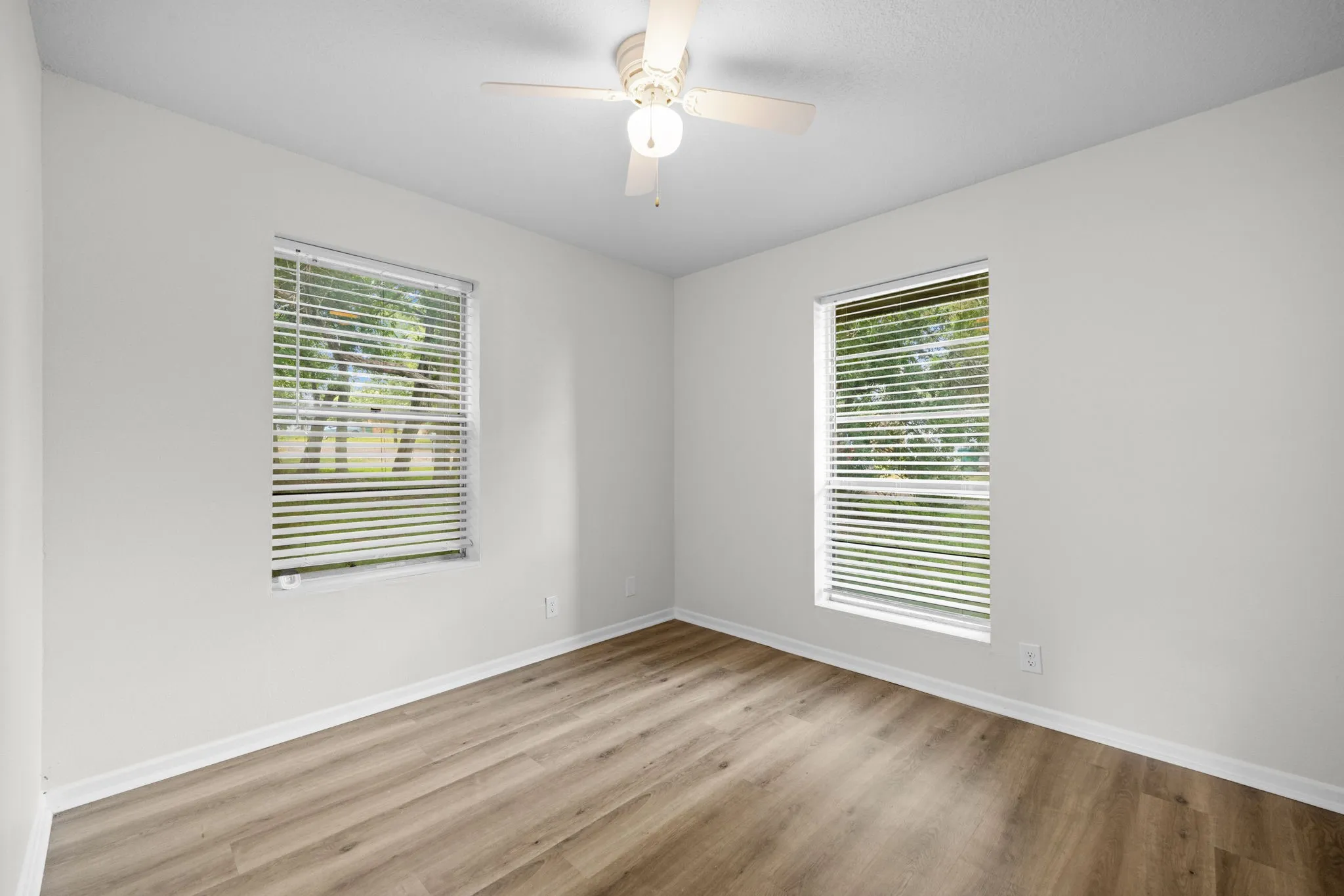 Single Family Residence For Sale in Bell County , 1 Cliffside Drive, Morgans Point Resort, Texas 76513, 3 Bedroom, 2 Bathroom, 2 Garage spaces, 1,001 Sqft, built in 1979, mls#21333301, Real Estate Agent in Morgans Point Resort, Homes For Sale in Bell county, Homes For Sale in Morgans Point Resort, Realtor in Morgans Point Resort Texas, Real Estate Brokerage Independent Realty Texas, Luminita Cordes Realtor