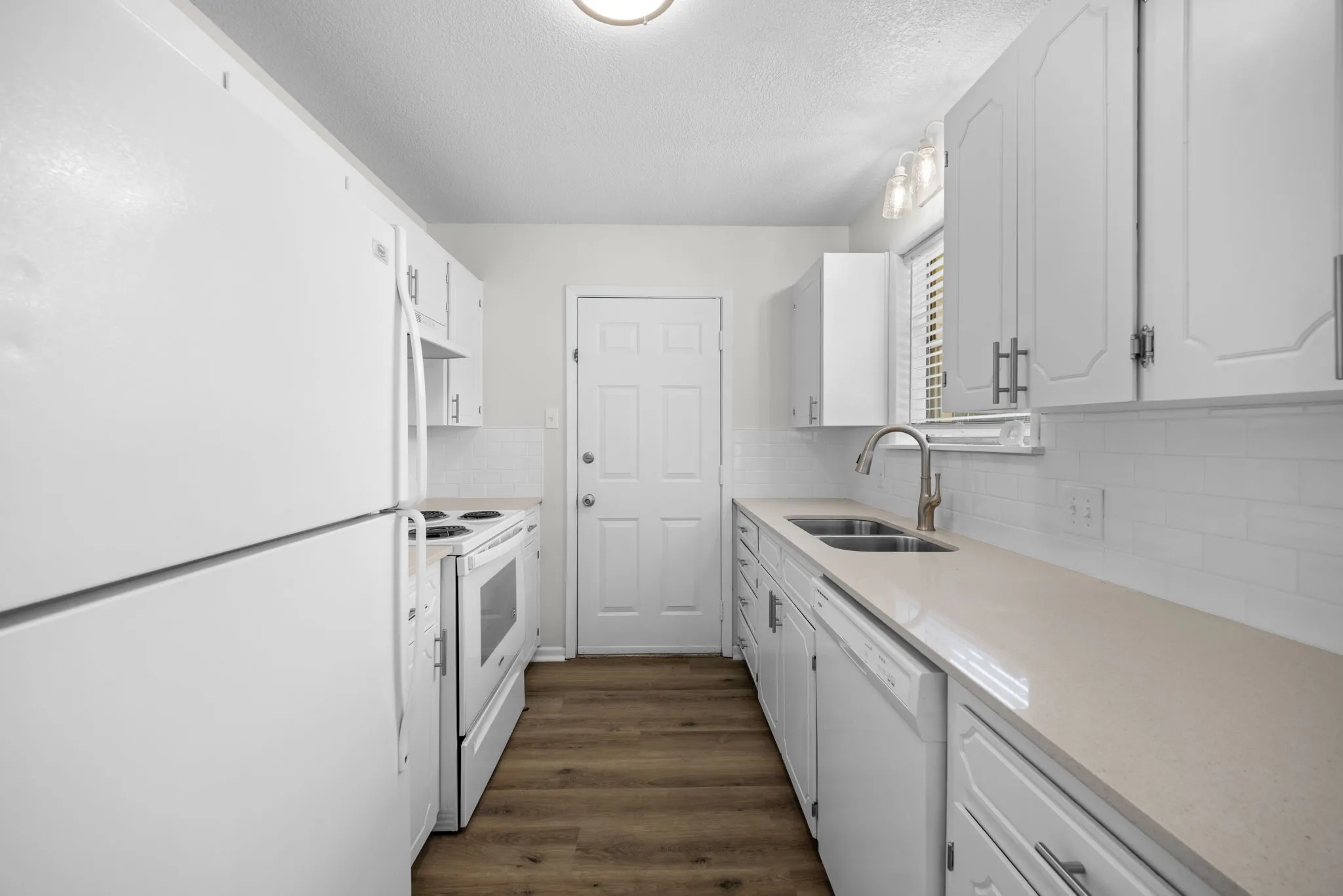 Single Family Residence For Sale in Bell County , 1 Cliffside Drive, Morgans Point Resort, Texas 76513, 3 Bedroom, 2 Bathroom, 2 Garage spaces, 1,001 Sqft, built in 1979, mls#21333301, Real Estate Agent in Morgans Point Resort, Homes For Sale in Bell county, Homes For Sale in Morgans Point Resort, Realtor in Morgans Point Resort Texas, Real Estate Brokerage Independent Realty Texas, Luminita Cordes Realtor