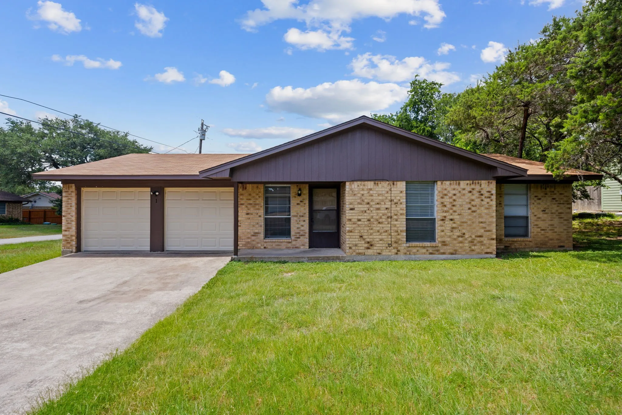 Single Family Residence For Sale in Bell County , 1 Cliffside Drive, Morgans Point Resort, Texas 76513, 3 Bedroom, 2 Bathroom, 2 Garage spaces, 1,001 Sqft, built in 1979, mls#21333301, Real Estate Agent in Morgans Point Resort, Homes For Sale in Bell county, Homes For Sale in Morgans Point Resort, Realtor in Morgans Point Resort Texas, Real Estate Brokerage Independent Realty Texas, Luminita Cordes Realtor