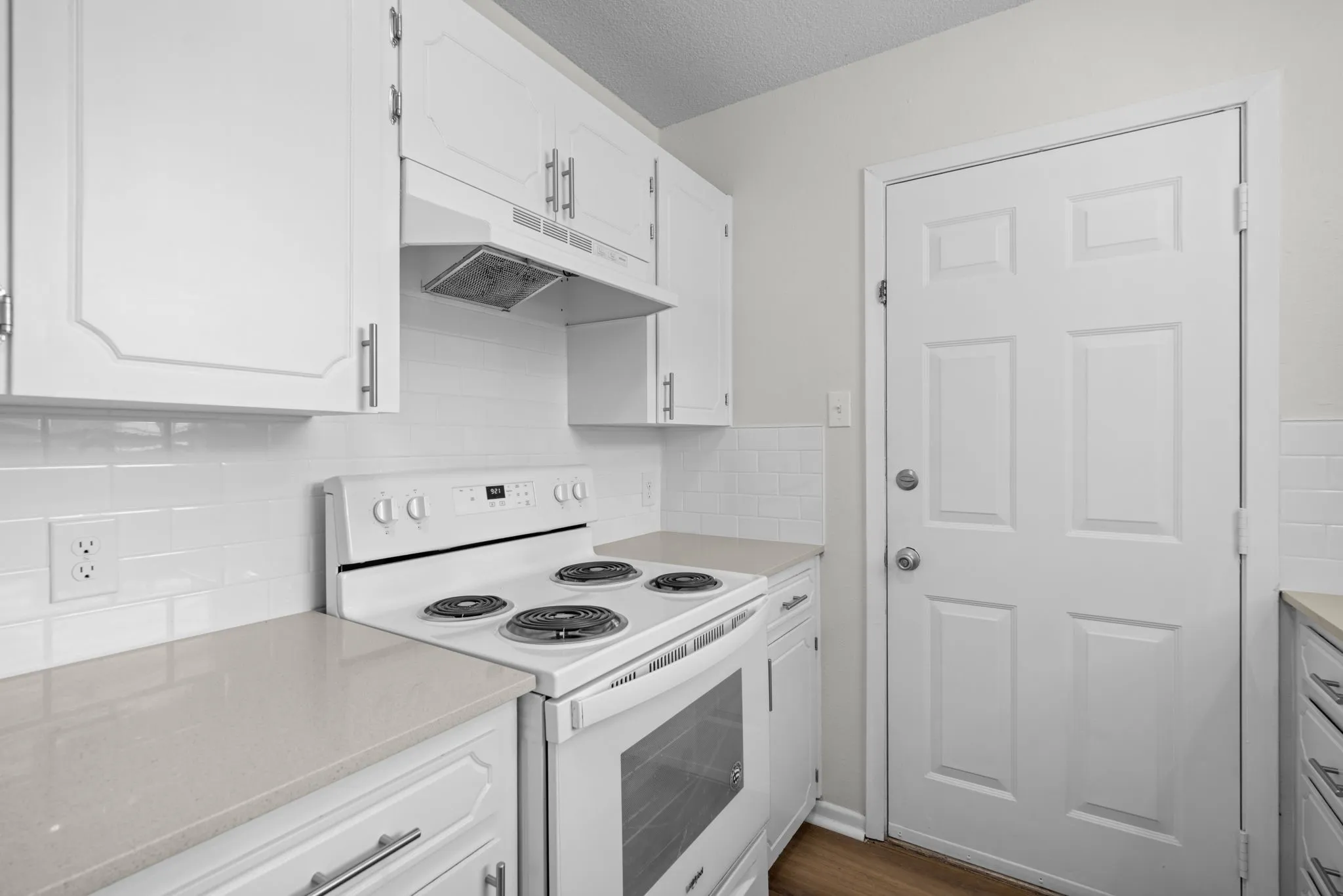 Single Family Residence For Sale in Bell County , 1 Cliffside Drive, Morgans Point Resort, Texas 76513, 3 Bedroom, 2 Bathroom, 2 Garage spaces, 1,001 Sqft, built in 1979, mls#21333301, Real Estate Agent in Morgans Point Resort, Homes For Sale in Bell county, Homes For Sale in Morgans Point Resort, Realtor in Morgans Point Resort Texas, Real Estate Brokerage Independent Realty Texas, Luminita Cordes Realtor