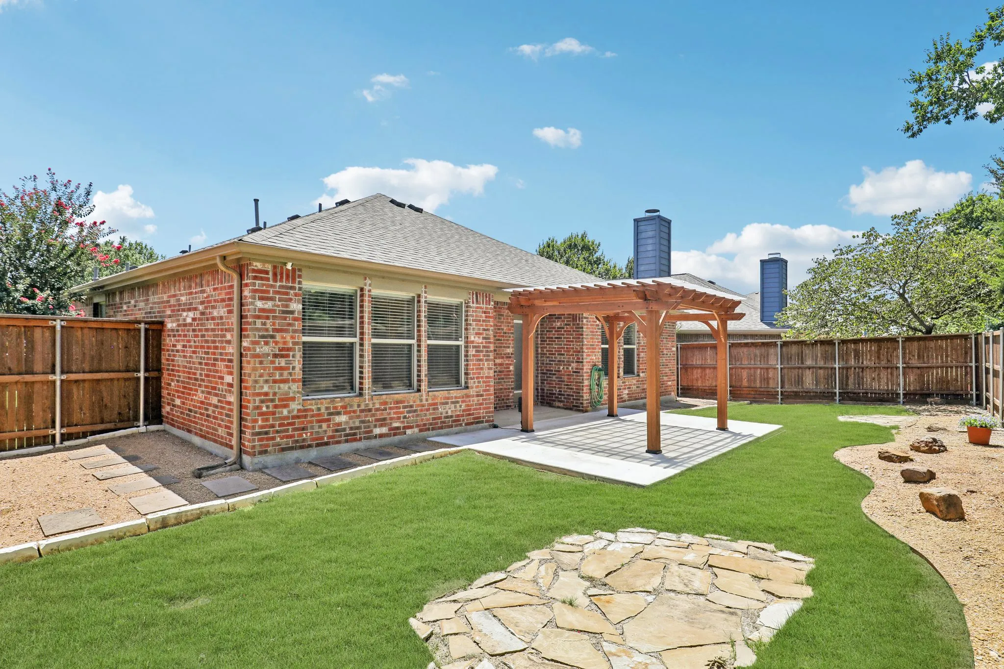 Single Family Residence For Sale in Collin County , 3400 Glenmore Drive, Melissa, Texas 75454, 3 Bedroom, 2 Bathroom, 2 Garage spaces, 1,873 Sqft, built in 2009, mls#21314472, Real Estate Agent in Melissa, Homes For Sale in Collin county, Homes For Sale in Melissa, Realtor in Melissa Texas, Real Estate Brokerage Independent Realty Texas, Luminita Cordes Realtor