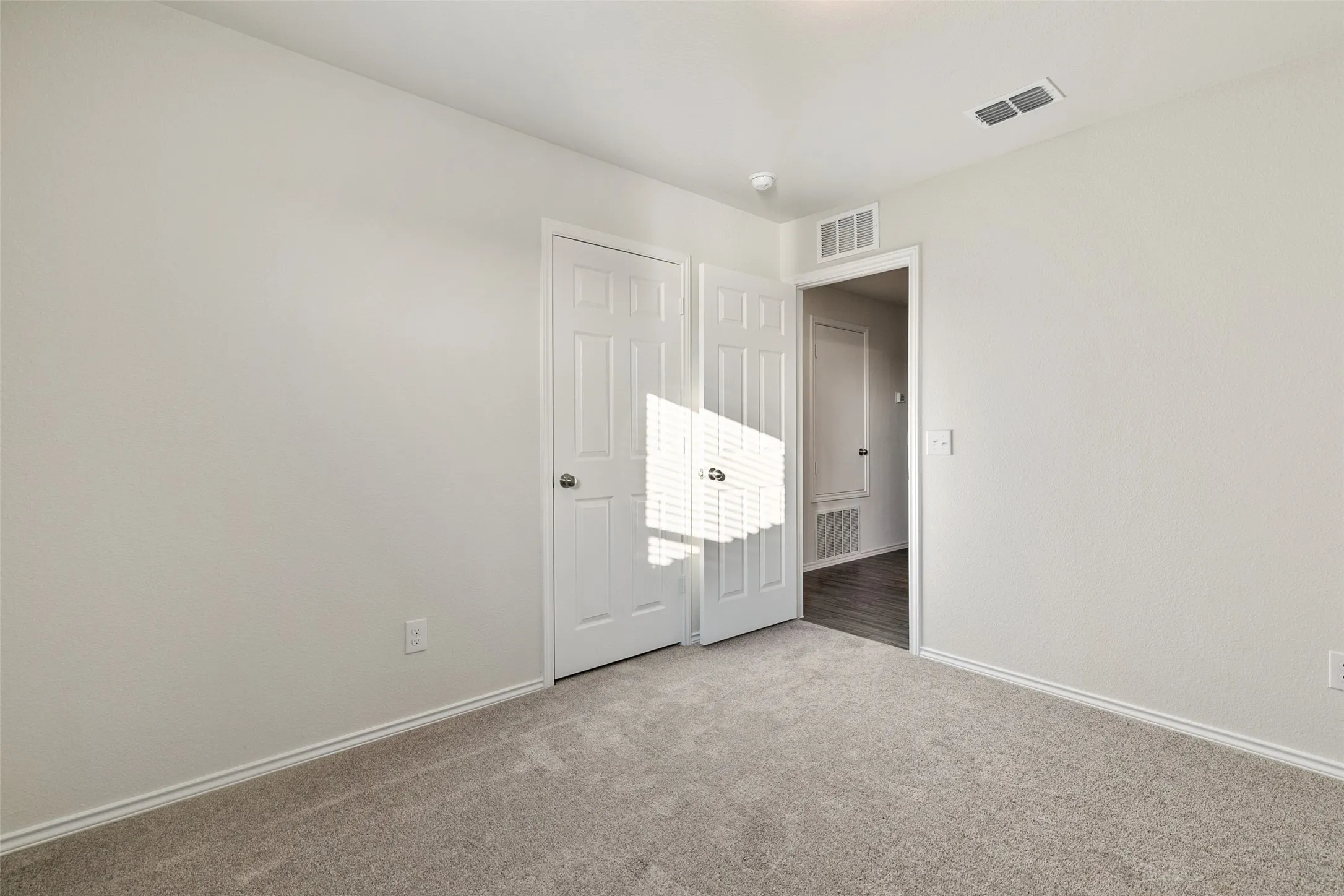 Single Family Residence For Rent in Tarrant County , 4509 Greenham Lane, Fort Worth, Texas 76036, 3 Bedroom, 2 Bathroom, 2 Garage spaces, 1,512 Sqft, built in 2021, mls#21330620, Real Estate Agent in Fort Worth, Homes For Rent in Tarrant county, Homes For Rent in Fort Worth, Realtor in Fort Worth Texas, Real Estate Brokerage Independent Realty Texas, Luminita Cordes Realtor