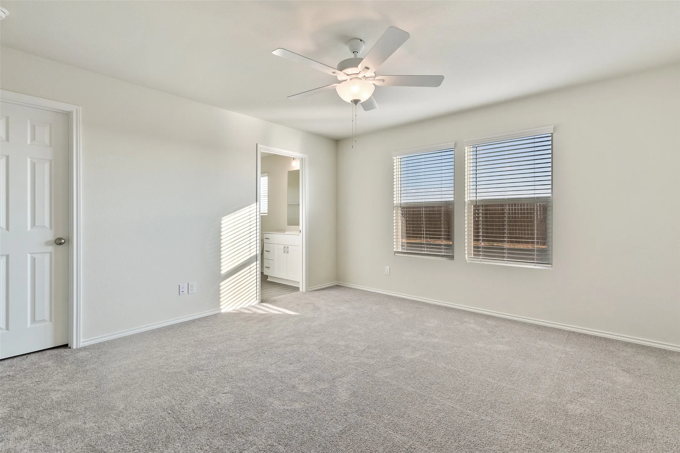 Single Family Residence For Rent in Tarrant County , 4509 Greenham Lane, Fort Worth, Texas 76036, 3 Bedroom, 2 Bathroom, 2 Garage spaces, 1,512 Sqft, built in 2021, mls#21330620, Real Estate Agent in Fort Worth, Homes For Rent in Tarrant county, Homes For Rent in Fort Worth, Realtor in Fort Worth Texas, Real Estate Brokerage Independent Realty Texas, Luminita Cordes Realtor