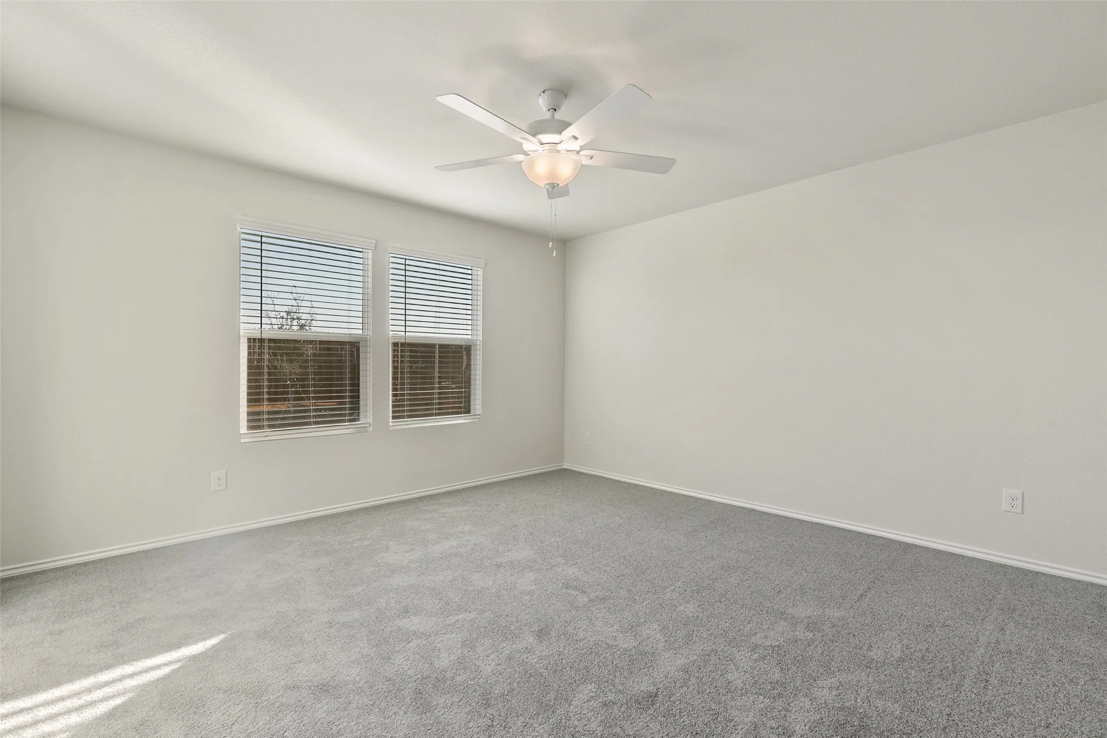Single Family Residence For Rent in Tarrant County , 4509 Greenham Lane, Fort Worth, Texas 76036, 3 Bedroom, 2 Bathroom, 2 Garage spaces, 1,512 Sqft, built in 2021, mls#21330620, Real Estate Agent in Fort Worth, Homes For Rent in Tarrant county, Homes For Rent in Fort Worth, Realtor in Fort Worth Texas, Real Estate Brokerage Independent Realty Texas, Luminita Cordes Realtor