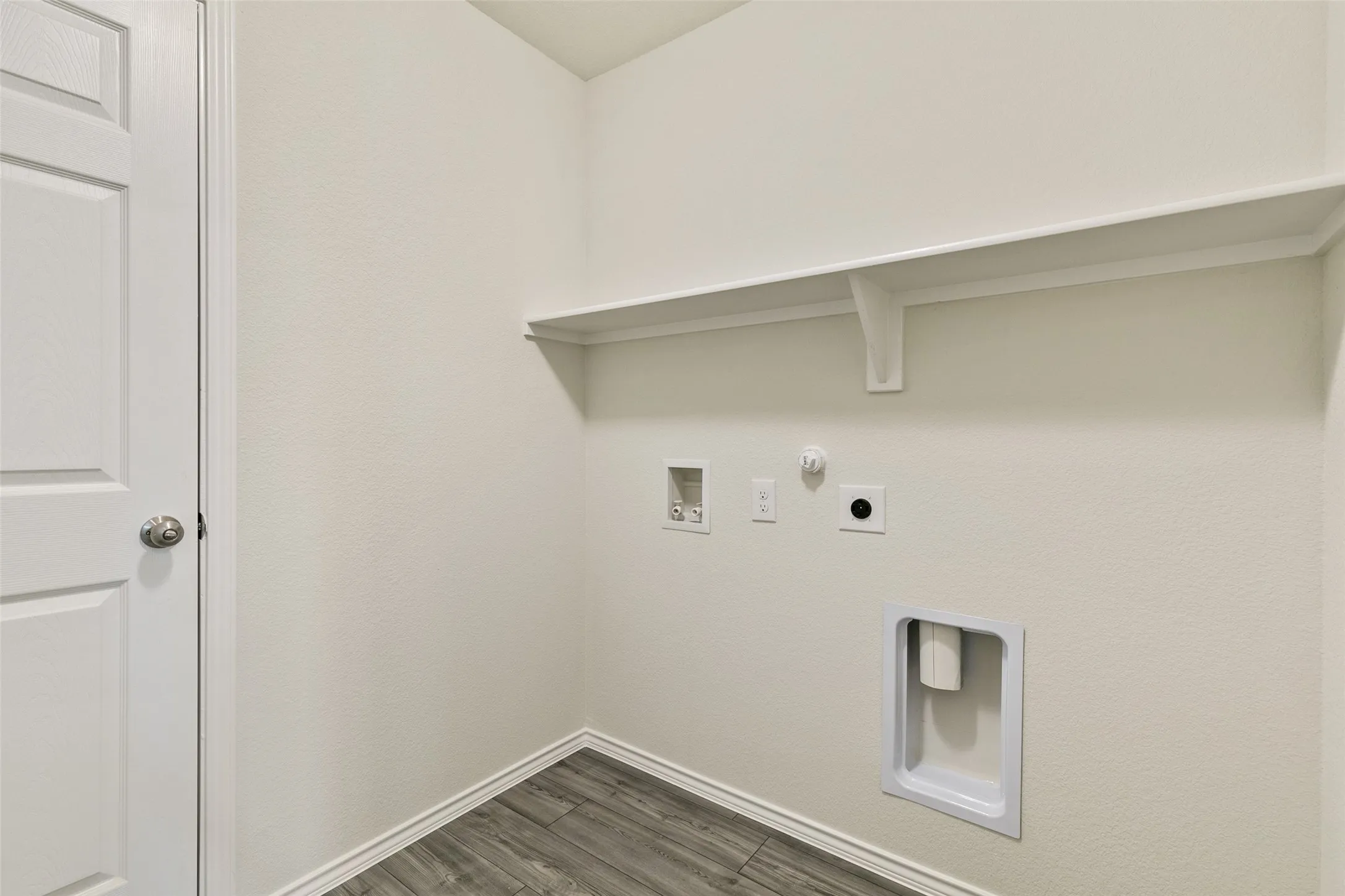 Single Family Residence For Rent in Tarrant County , 4509 Greenham Lane, Fort Worth, Texas 76036, 3 Bedroom, 2 Bathroom, 2 Garage spaces, 1,512 Sqft, built in 2021, mls#21330620, Real Estate Agent in Fort Worth, Homes For Rent in Tarrant county, Homes For Rent in Fort Worth, Realtor in Fort Worth Texas, Real Estate Brokerage Independent Realty Texas, Luminita Cordes Realtor