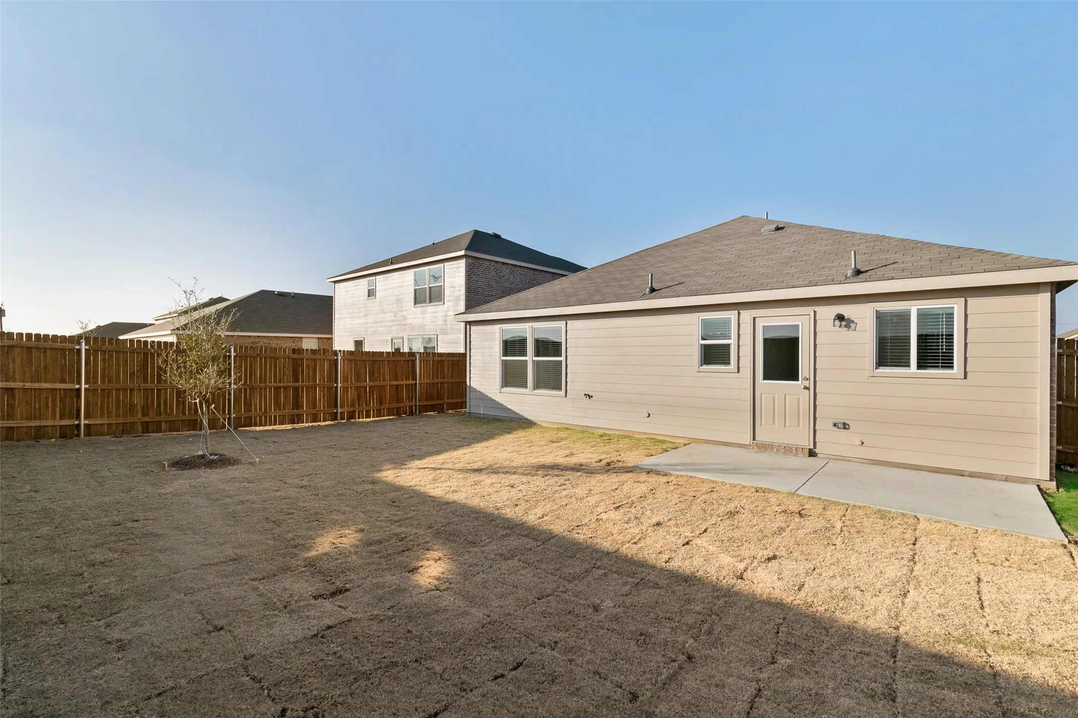 Single Family Residence For Rent in Tarrant County , 4509 Greenham Lane, Fort Worth, Texas 76036, 3 Bedroom, 2 Bathroom, 2 Garage spaces, 1,512 Sqft, built in 2021, mls#21330620, Real Estate Agent in Fort Worth, Homes For Rent in Tarrant county, Homes For Rent in Fort Worth, Realtor in Fort Worth Texas, Real Estate Brokerage Independent Realty Texas, Luminita Cordes Realtor