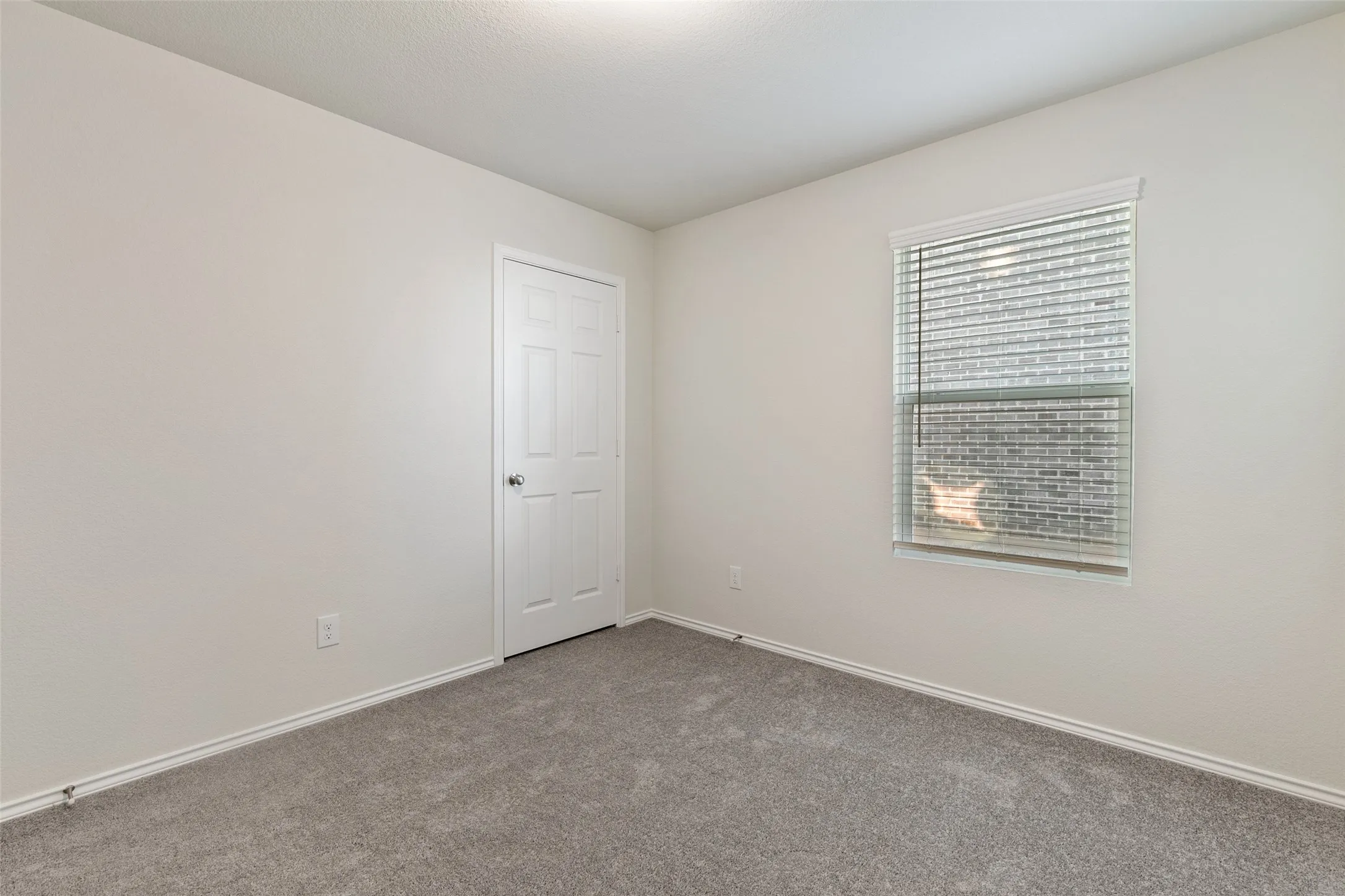 Single Family Residence For Rent in Tarrant County , 4509 Greenham Lane, Fort Worth, Texas 76036, 3 Bedroom, 2 Bathroom, 2 Garage spaces, 1,512 Sqft, built in 2021, mls#21330620, Real Estate Agent in Fort Worth, Homes For Rent in Tarrant county, Homes For Rent in Fort Worth, Realtor in Fort Worth Texas, Real Estate Brokerage Independent Realty Texas, Luminita Cordes Realtor