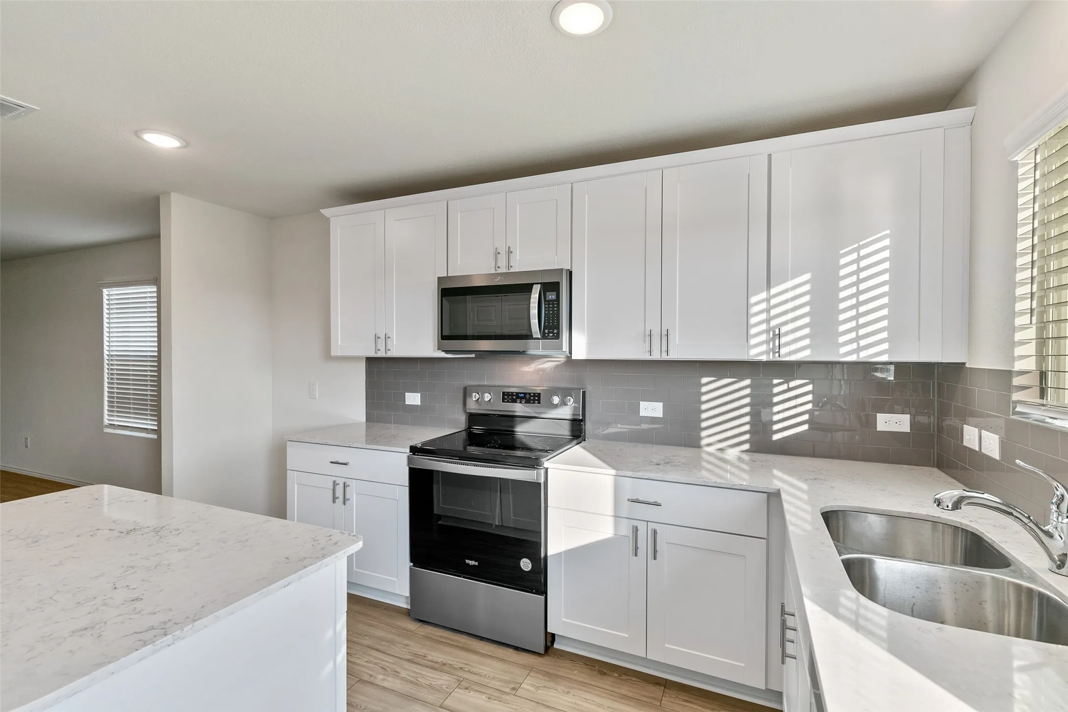 Single Family Residence For Rent in Tarrant County , 4509 Greenham Lane, Fort Worth, Texas 76036, 3 Bedroom, 2 Bathroom, 2 Garage spaces, 1,512 Sqft, built in 2021, mls#21330620, Real Estate Agent in Fort Worth, Homes For Rent in Tarrant county, Homes For Rent in Fort Worth, Realtor in Fort Worth Texas, Real Estate Brokerage Independent Realty Texas, Luminita Cordes Realtor