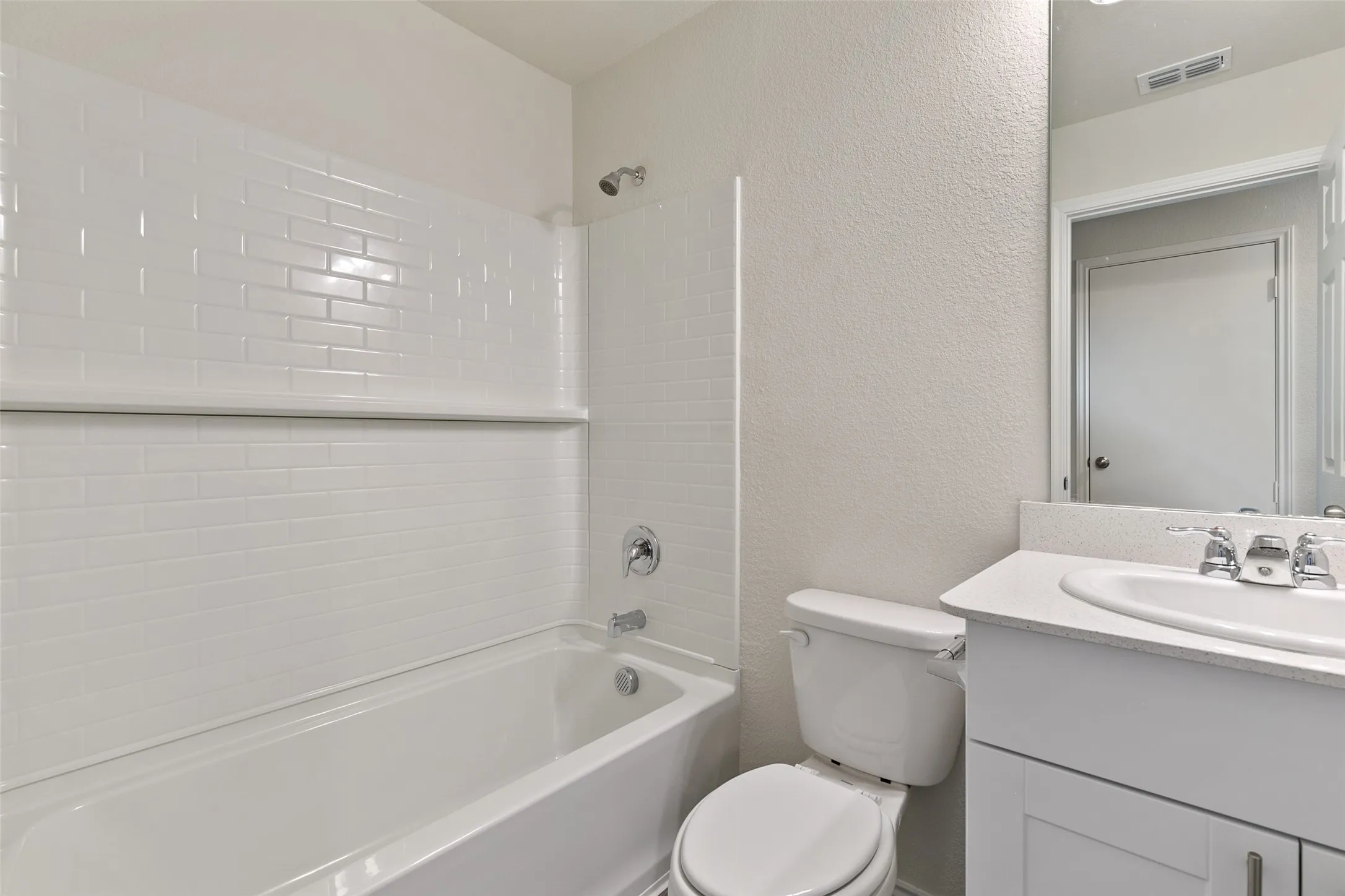 Single Family Residence For Rent in Tarrant County , 4509 Greenham Lane, Fort Worth, Texas 76036, 3 Bedroom, 2 Bathroom, 2 Garage spaces, 1,512 Sqft, built in 2021, mls#21330620, Real Estate Agent in Fort Worth, Homes For Rent in Tarrant county, Homes For Rent in Fort Worth, Realtor in Fort Worth Texas, Real Estate Brokerage Independent Realty Texas, Luminita Cordes Realtor