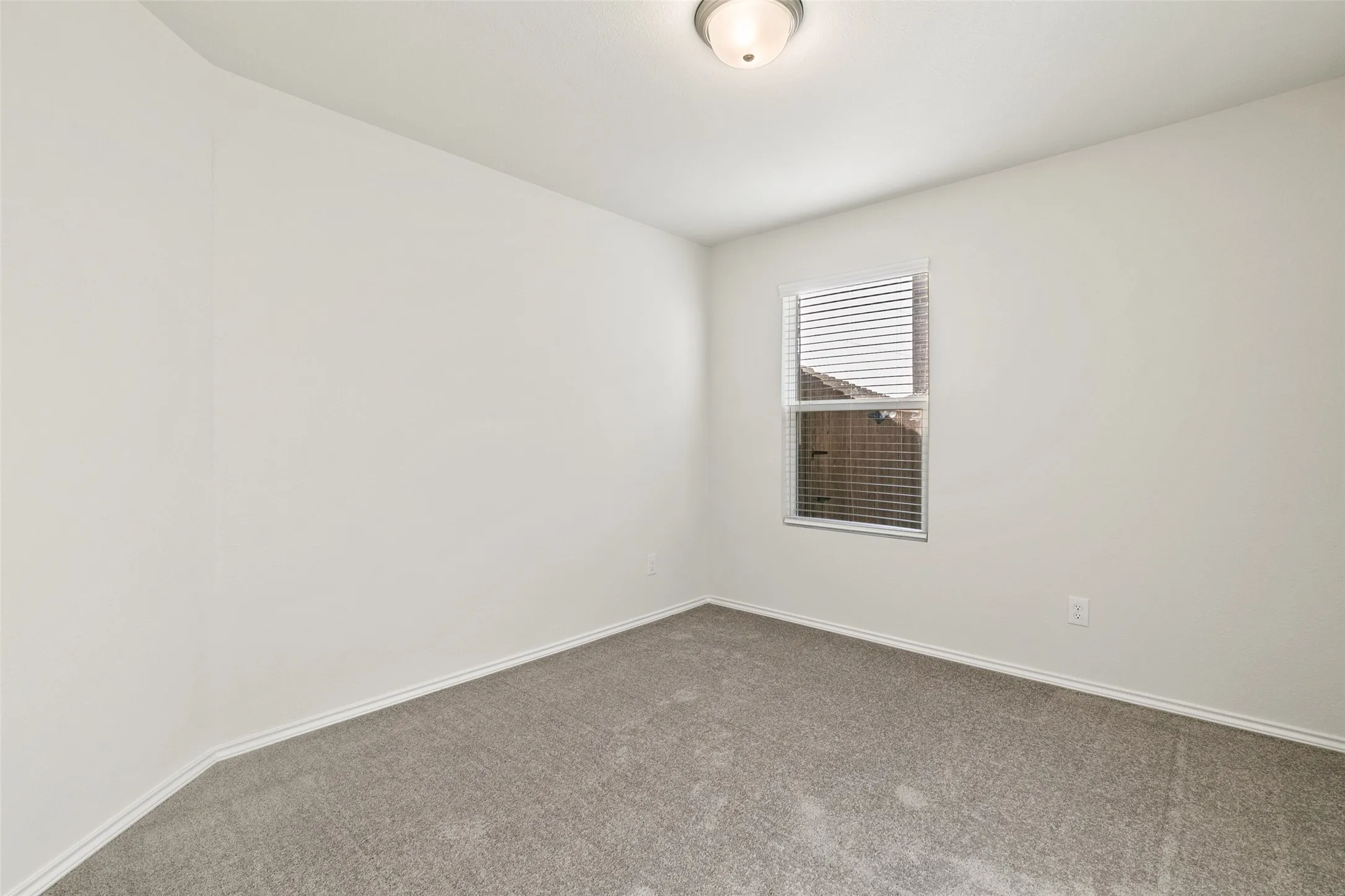 Single Family Residence For Rent in Tarrant County , 4509 Greenham Lane, Fort Worth, Texas 76036, 3 Bedroom, 2 Bathroom, 2 Garage spaces, 1,512 Sqft, built in 2021, mls#21330620, Real Estate Agent in Fort Worth, Homes For Rent in Tarrant county, Homes For Rent in Fort Worth, Realtor in Fort Worth Texas, Real Estate Brokerage Independent Realty Texas, Luminita Cordes Realtor