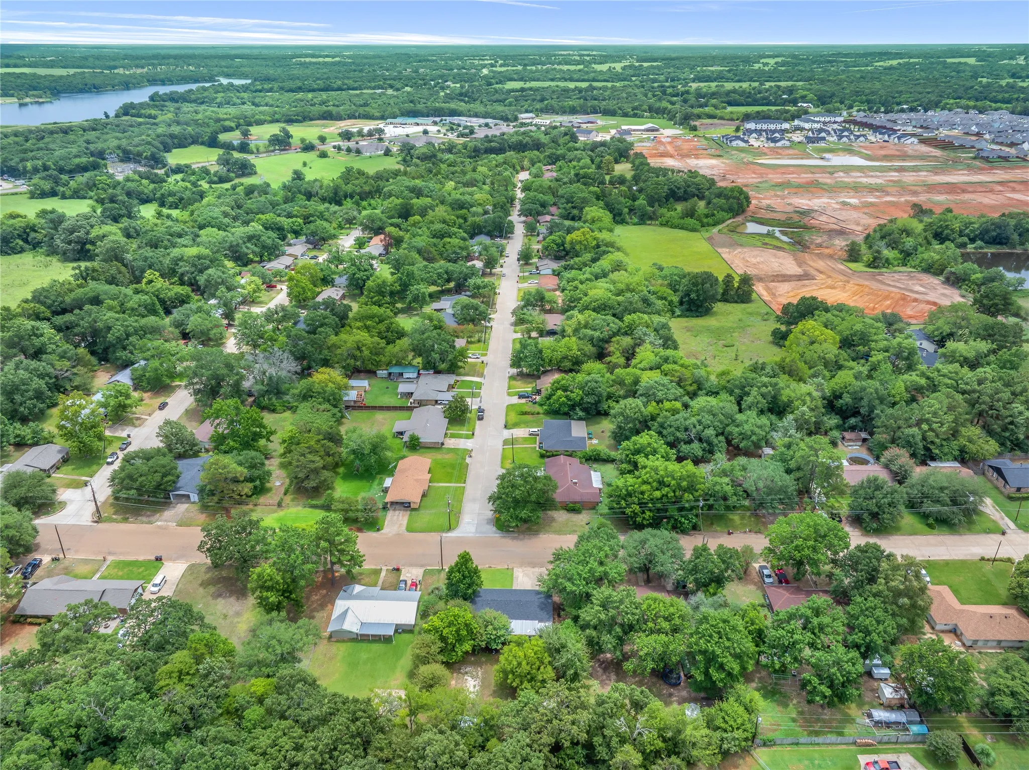 Single Family Residence For Sale in Van Zandt County , 1451 Forrest Drive, Canton, Texas 75103, 4 Bedrooms, 2 Bathrooms, Garage spaces, 2,076 Sqft, built in 1969, Price $258,000, mls#21333285, Real Estate Agent in Canton, Homes For Sale in Van Zandt county, Homes For Sale in Canton, Realtor in Canton Texas, Real Estate Brokerage Independent Realty Texas, Luminita Cordes Realtor