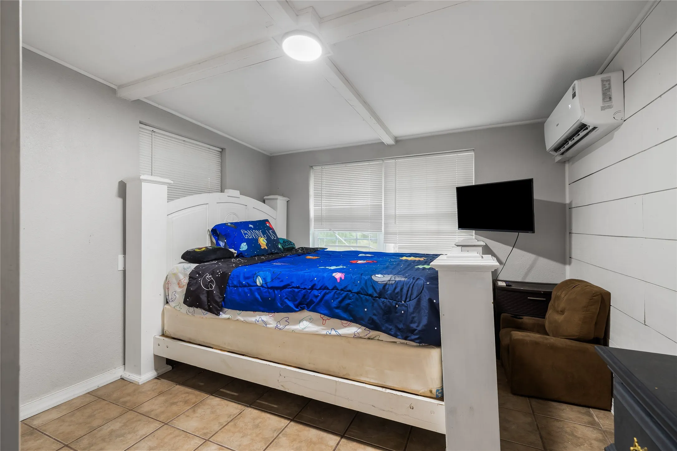 Single Family Residence For Sale in Van Zandt County , 1451 Forrest Drive, Canton, Texas 75103, 4 Bedrooms, 2 Bathrooms, Garage spaces, 2,076 Sqft, built in 1969, Price $258,000, mls#21333285, Real Estate Agent in Canton, Homes For Sale in Van Zandt county, Homes For Sale in Canton, Realtor in Canton Texas, Real Estate Brokerage Independent Realty Texas, Luminita Cordes Realtor
