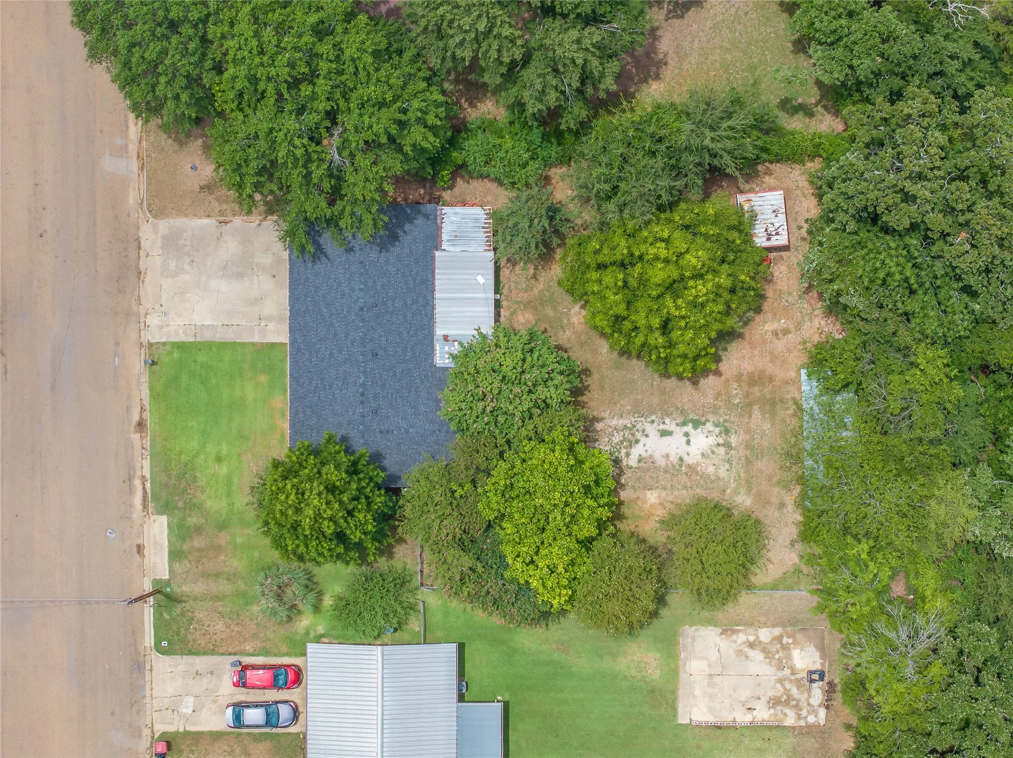 Single Family Residence For Sale in Van Zandt County , 1451 Forrest Drive, Canton, Texas 75103, 4 Bedrooms, 2 Bathrooms, Garage spaces, 2,076 Sqft, built in 1969, Price $258,000, mls#21333285, Real Estate Agent in Canton, Homes For Sale in Van Zandt county, Homes For Sale in Canton, Realtor in Canton Texas, Real Estate Brokerage Independent Realty Texas, Luminita Cordes Realtor