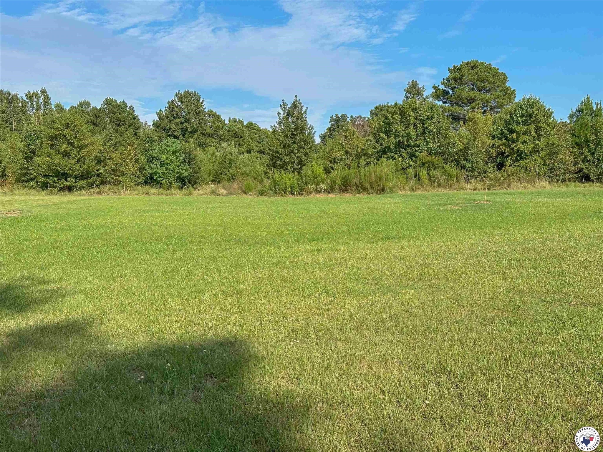 Single Family Residence For Sale in Bowie County , 1408 N FM 2148, Texarkana, Texas 75501, 3 Bedroom, 2 Bathroom, 2 Garage spaces, 1,888 Sqft, built in 2006, mls#21333318, Real Estate Agent in Texarkana, Homes For Sale in Bowie county, Homes For Sale in Texarkana, Realtor in Texarkana Texas, Real Estate Brokerage Independent Realty Texas, Luminita Cordes Realtor