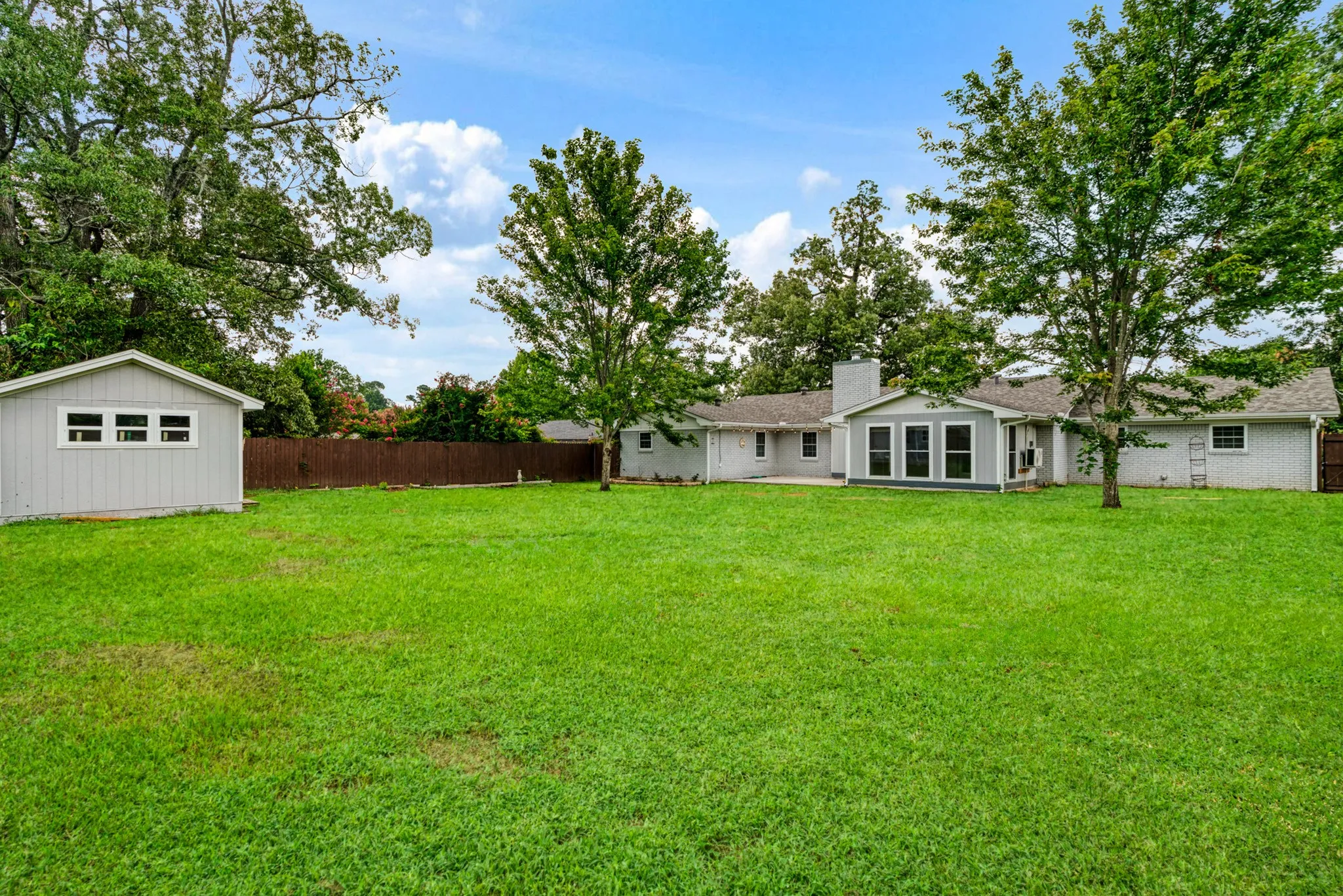 Single Family Residence For Sale in Lamar County , 2705 Hubbard Street, Paris, Texas 75460, 3 Bedroom, 2 Bathroom, 2 Garage spaces, 2,607 Sqft, built in 0, mls#21331970, Real Estate Agent in Paris, Homes For Sale in Lamar county, Homes For Sale in Paris, Realtor in Paris Texas, Real Estate Brokerage Independent Realty Texas, Luminita Cordes Realtor